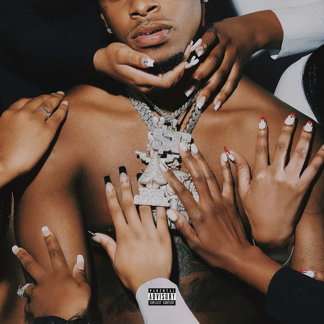 Toosii, glittering chain, styled nails, SD Desktop Wallpaper