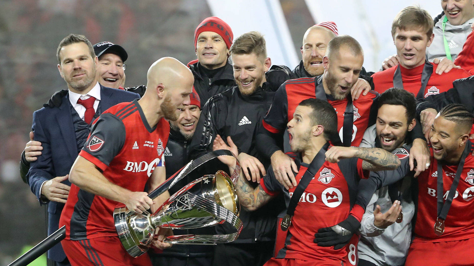 Toronto FC, red jerseys, gleaming silver trophy, Full HD Desktop Wallpaper