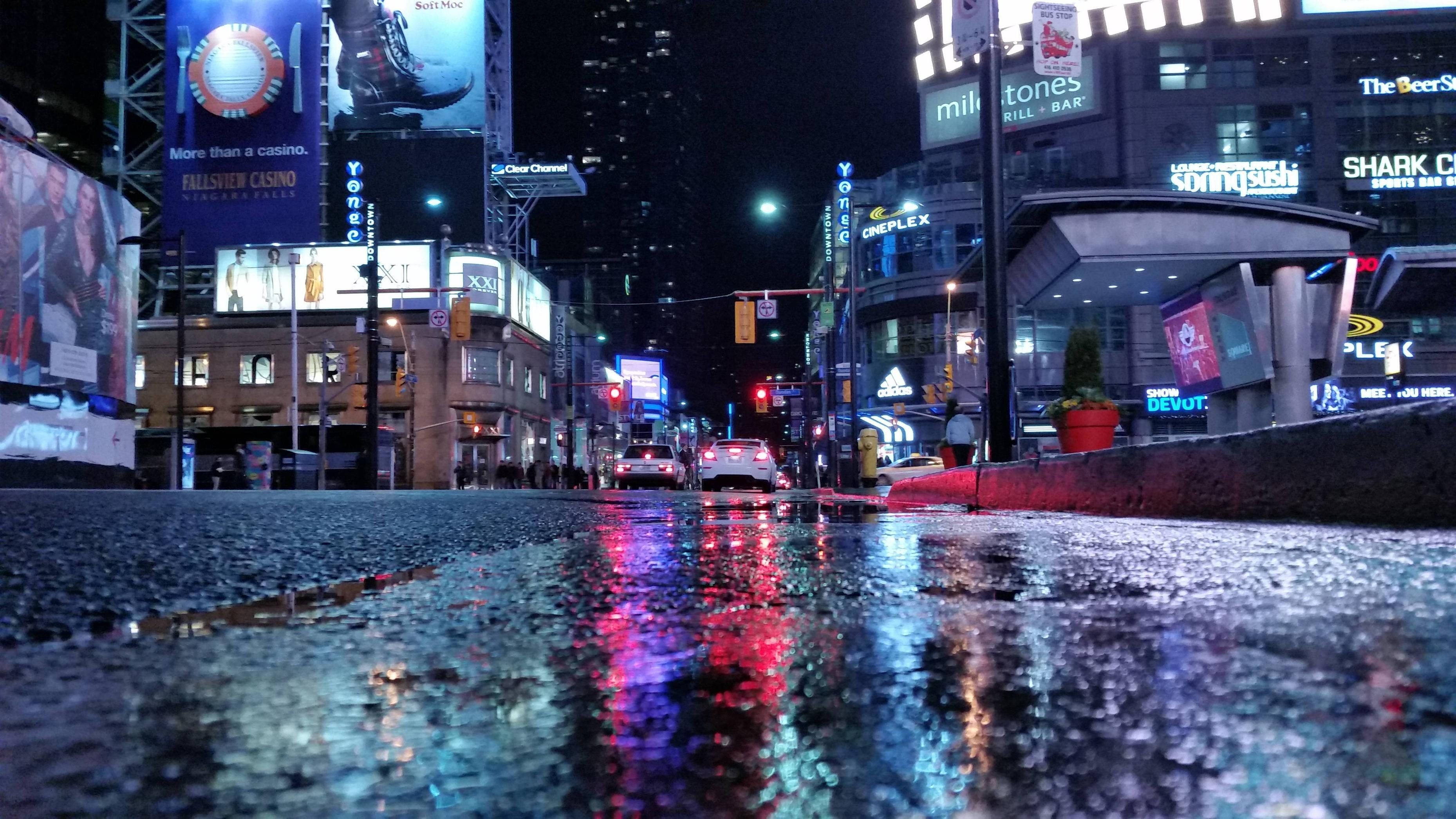 Toronto, wet road, night, 2K Desktop Wallpaper