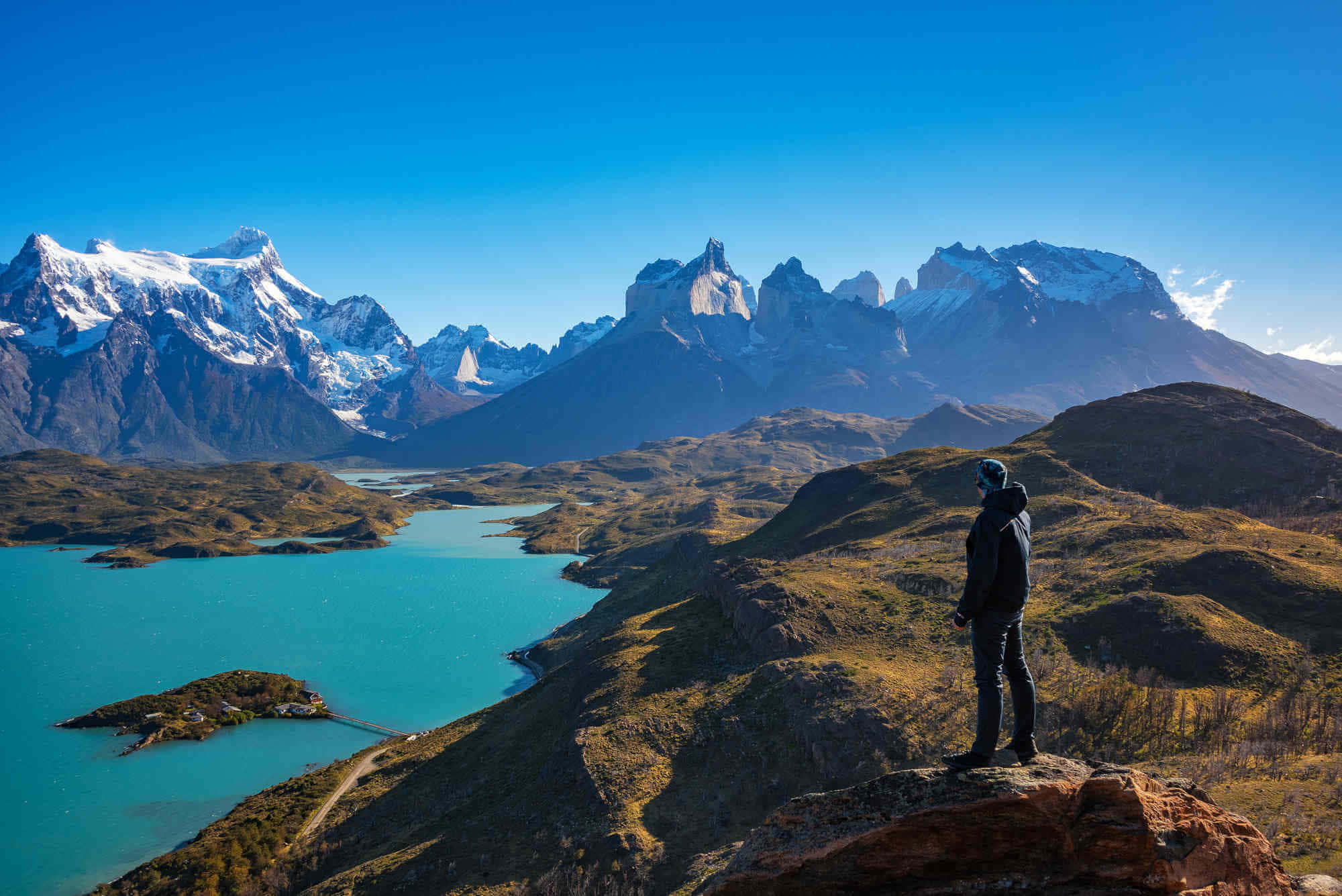 Torres Del Paine National Park, rocky outcrop, vibrant turquoise lake, Full HD Desktop Wallpaper