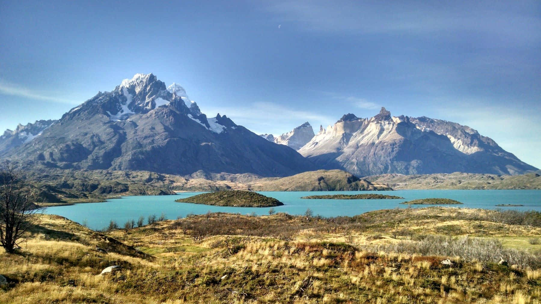 Torres Del Paine, turquoise lake, jagged snowcapped mountains, HD Desktop Wallpaper