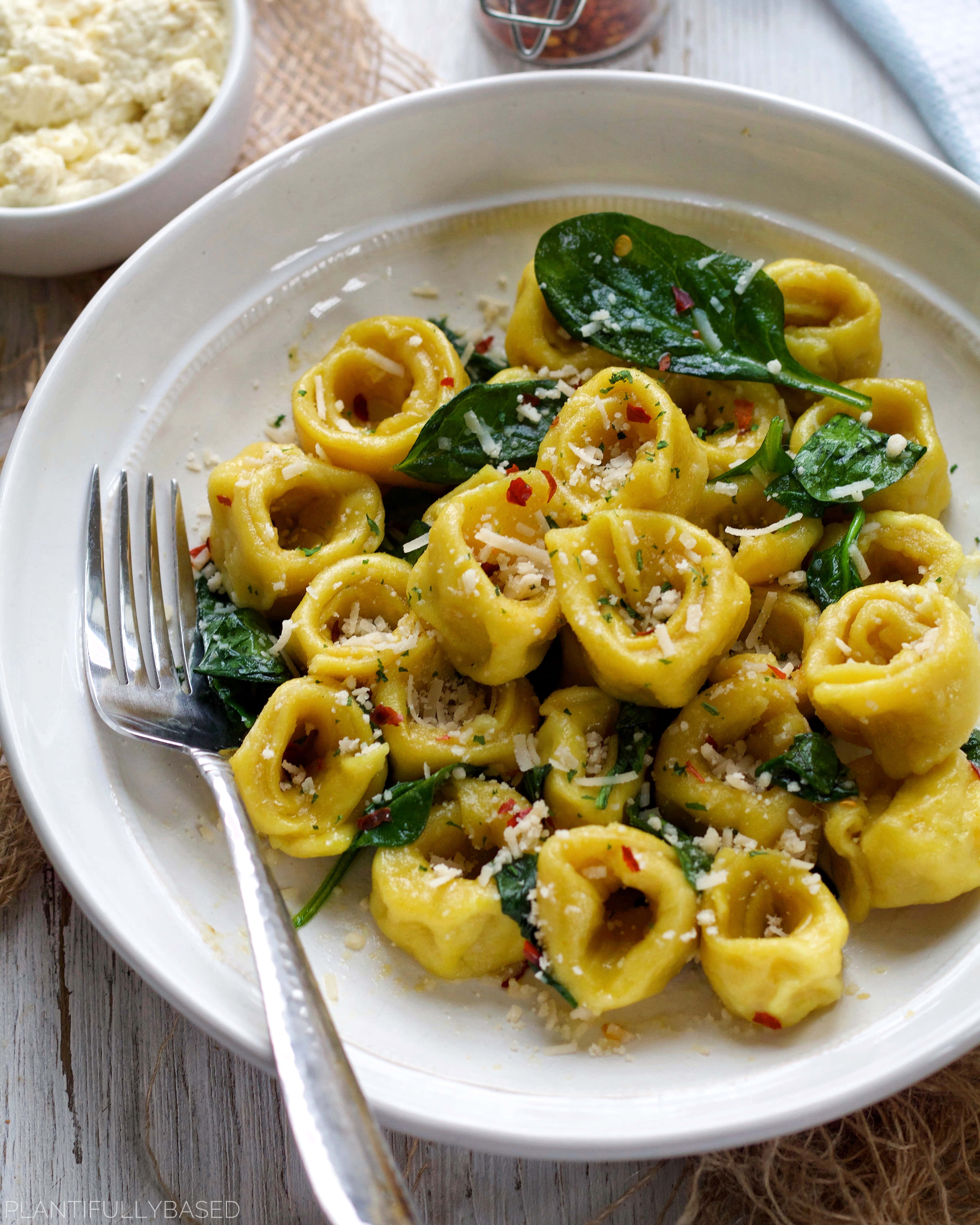 Tortellini In Brodo, golden tortellini, spinach, 4K Phone Wallpaper