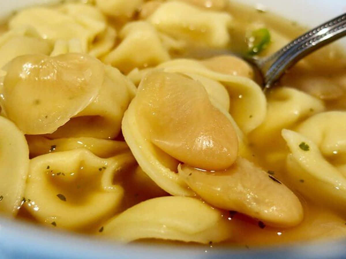 Tortellini in Brodo, creamy tortellini soup, herbs, SD Desktop Wallpaper