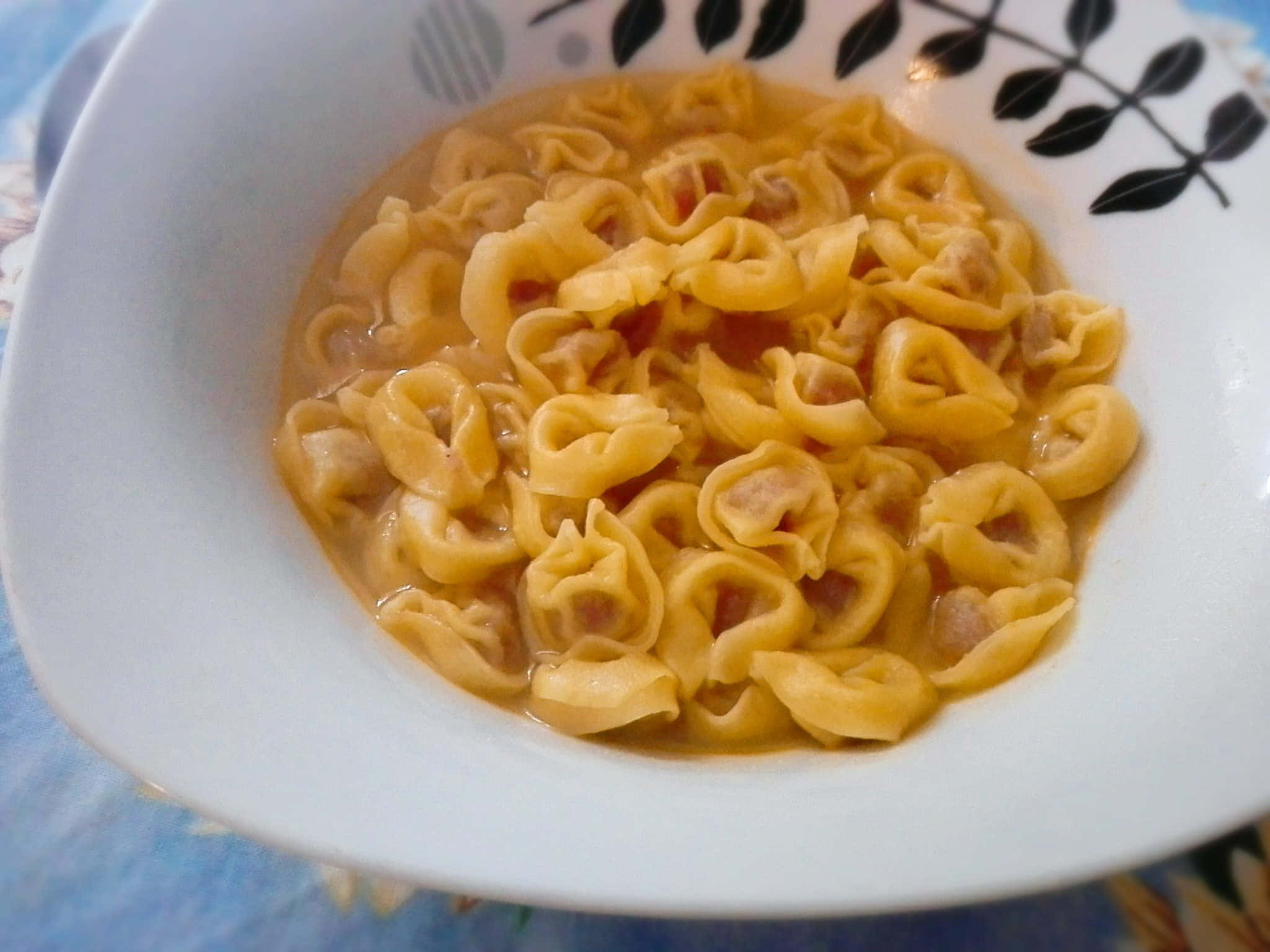 tortellini, brodo, creamy broth, Full HD Desktop Wallpaper