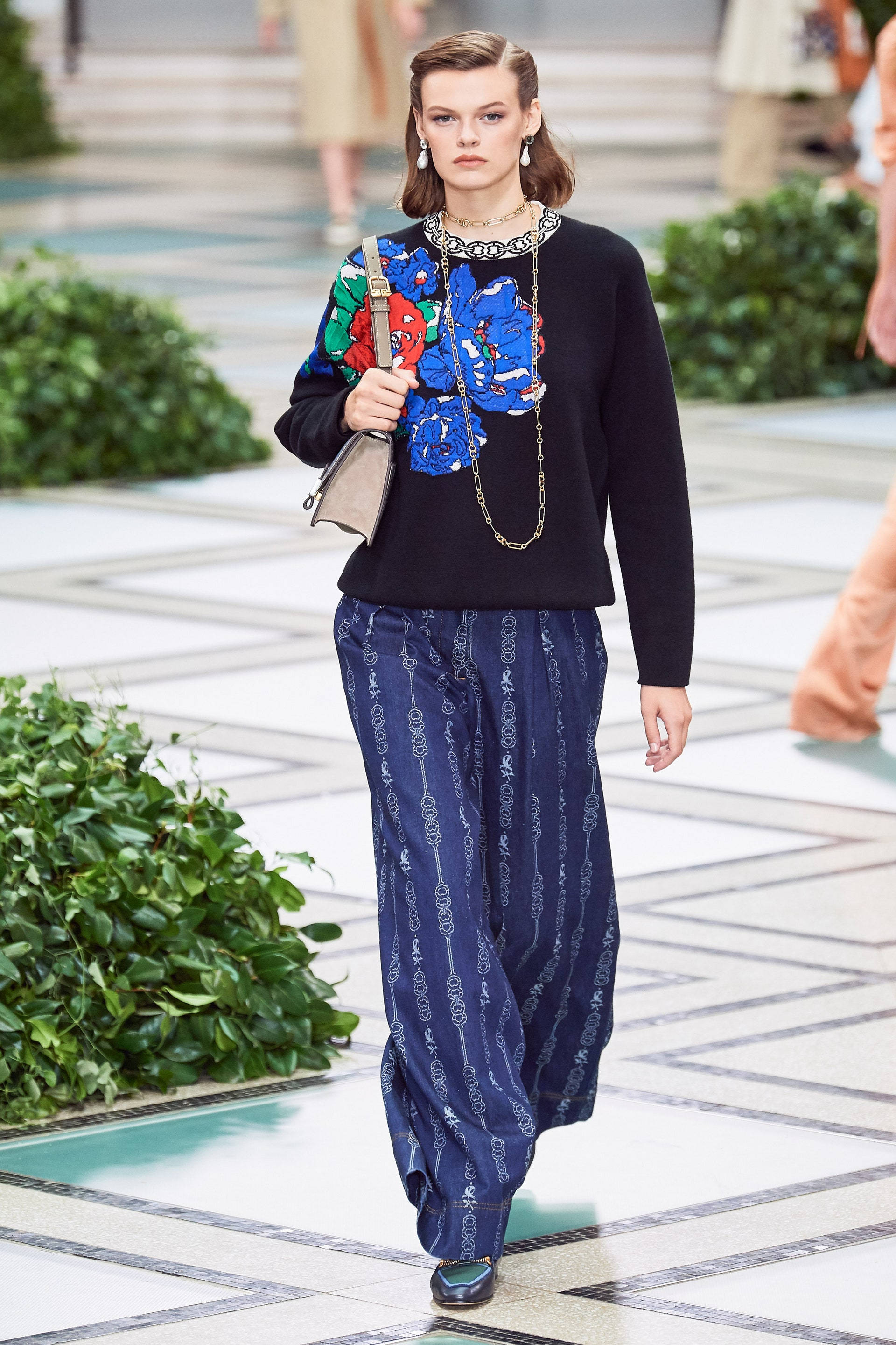 Tory Burch, black sweater, bold blue floral embroidery, 2K Phone Wallpaper
