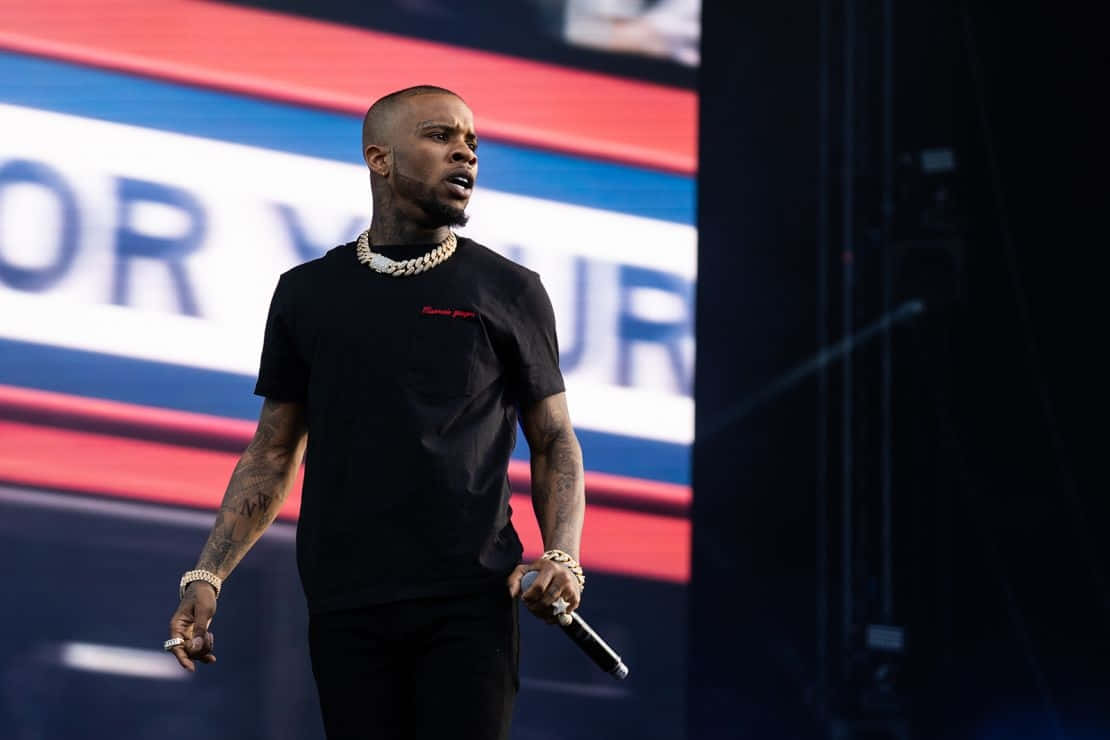 Tory Lanez, live performance, bald rapper, SD Desktop Wallpaper