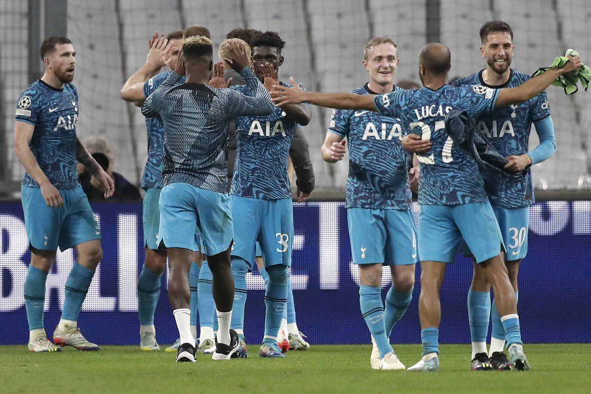 Tottenham Hotspurs FC, blue kits, stadium pitch, Full HD Desktop Wallpaper
