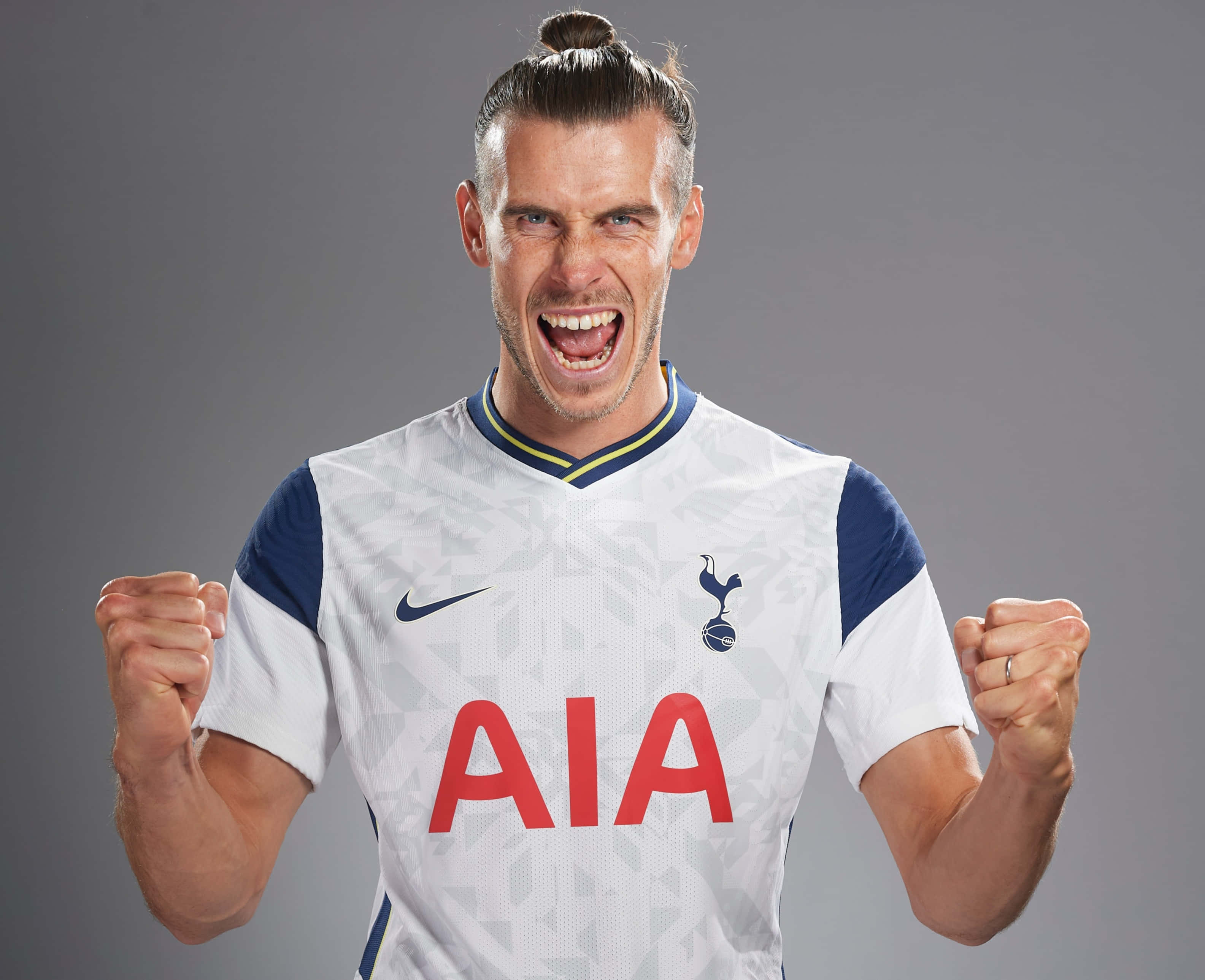 Tottenham kit, red sponsor text, white Tottenham kit, 2K Desktop Wallpaper