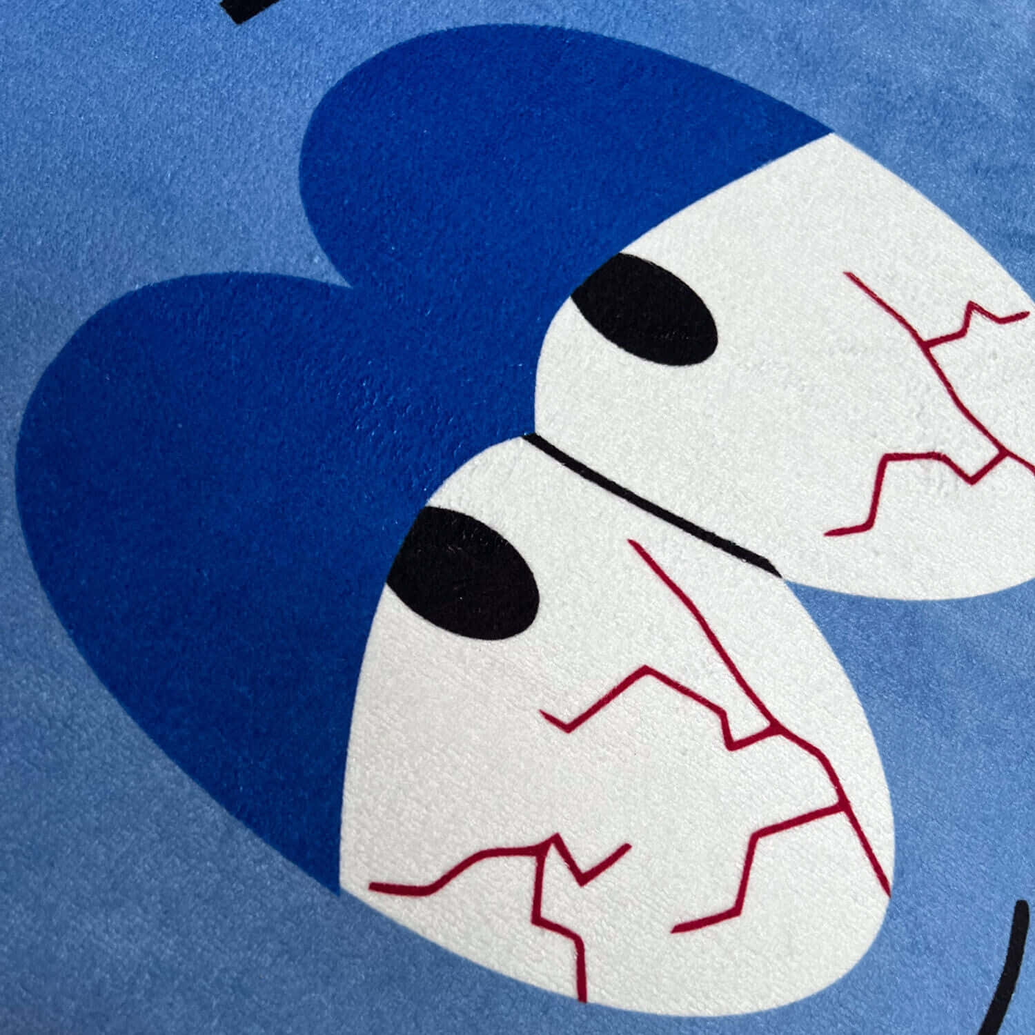 Towelie, broken heart graphic, white cracked halves, HD Desktop Wallpaper