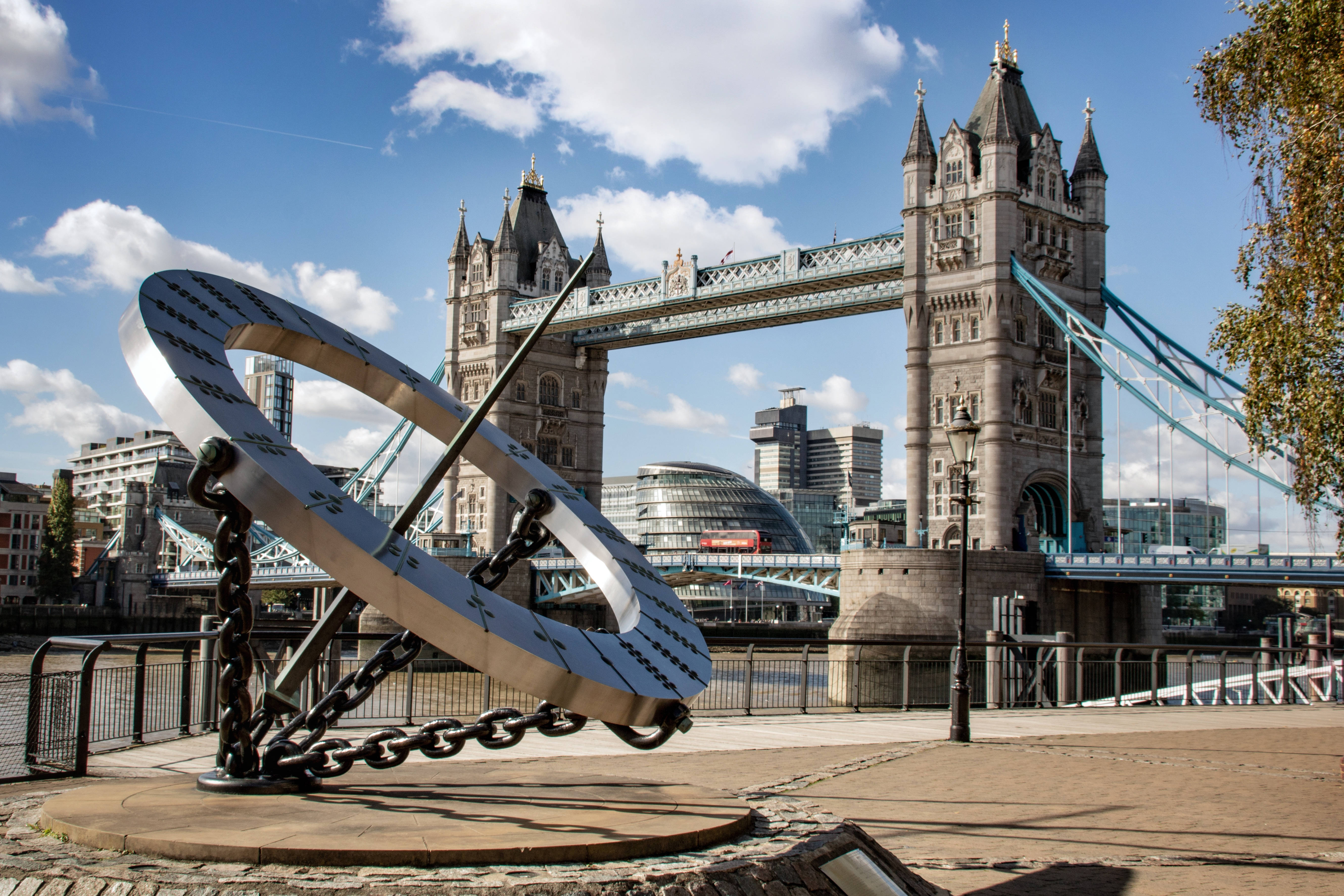 Tower Bridge, metallic sculpture, chains, 5K Desktop Wallpaper