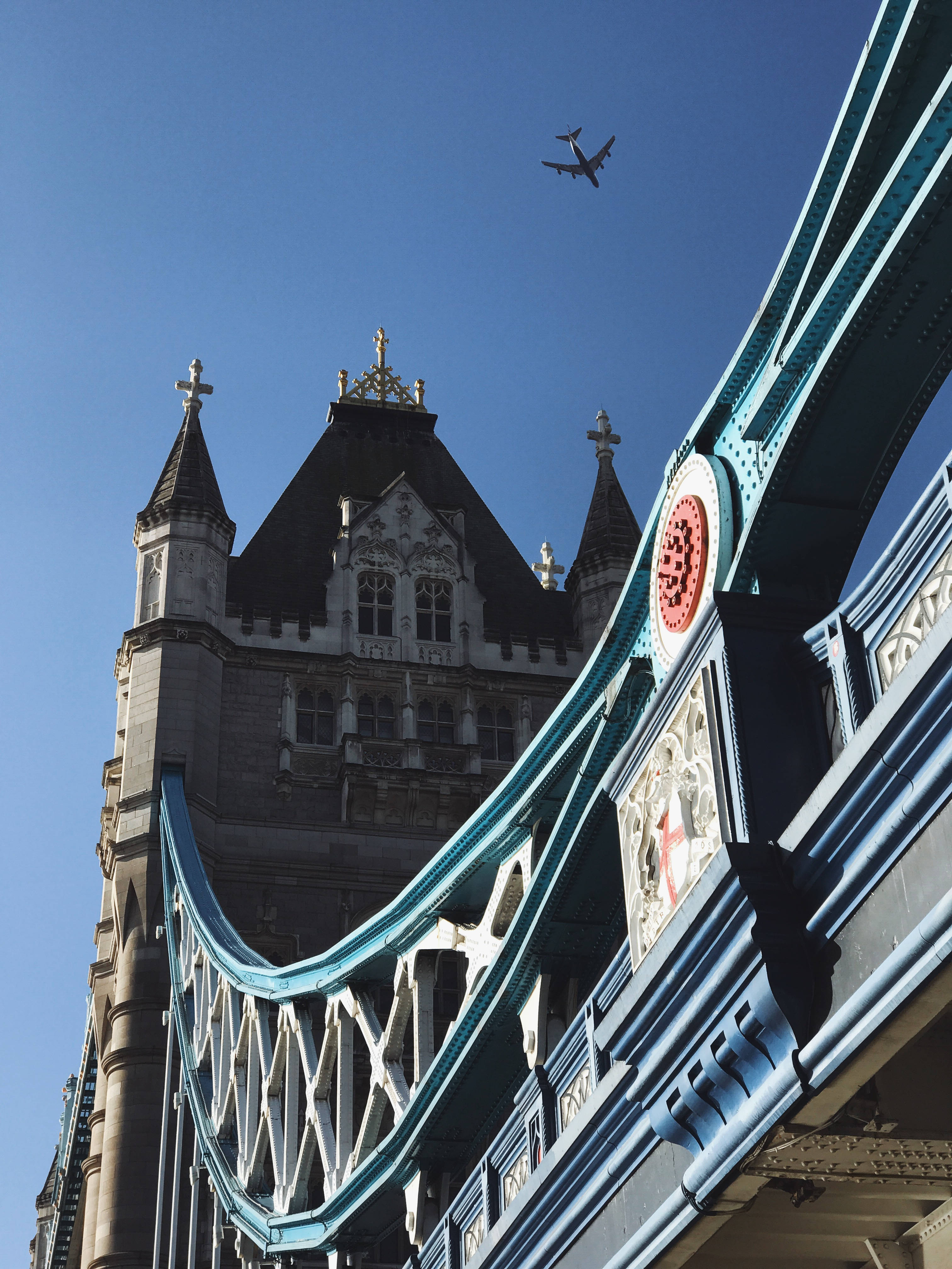 Tower Bridge, low angle, clear blue sky, 4K Phone Wallpaper