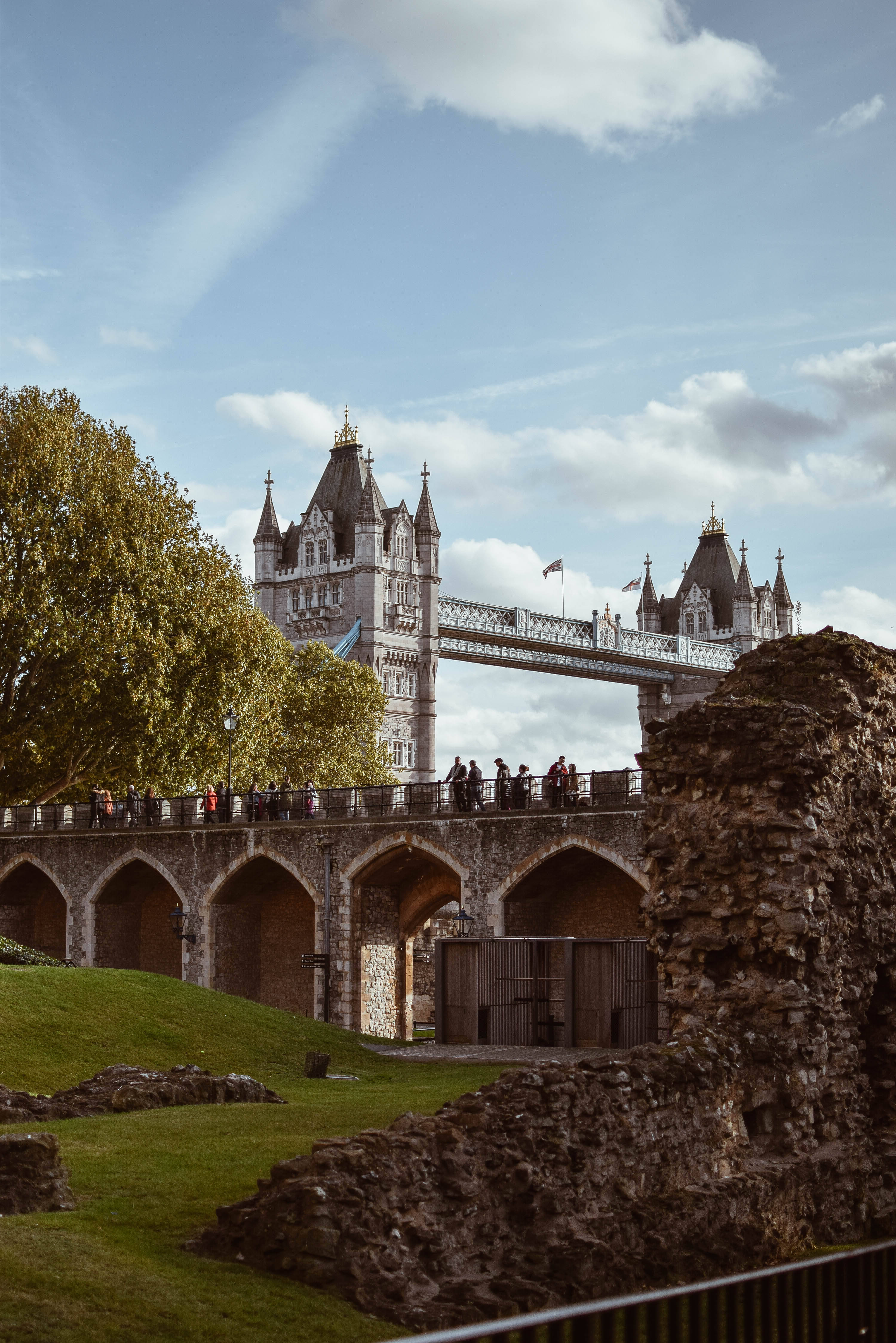 Tower Bridge, grassy park, ancient stone ruins, 4K Phone Wallpaper