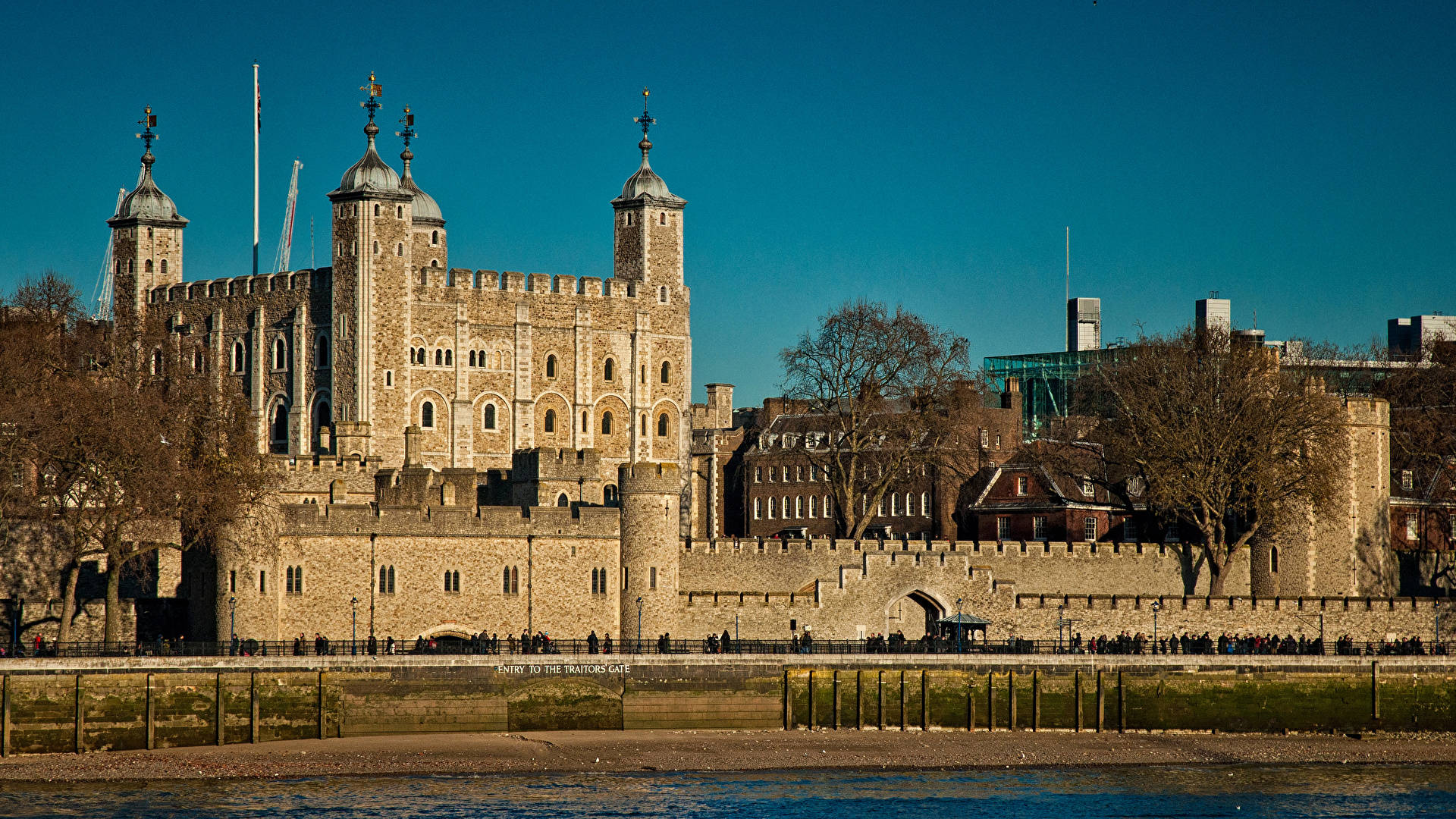 Tower Of London, clear blue sky, riverbank, Full HD Desktop Wallpaper