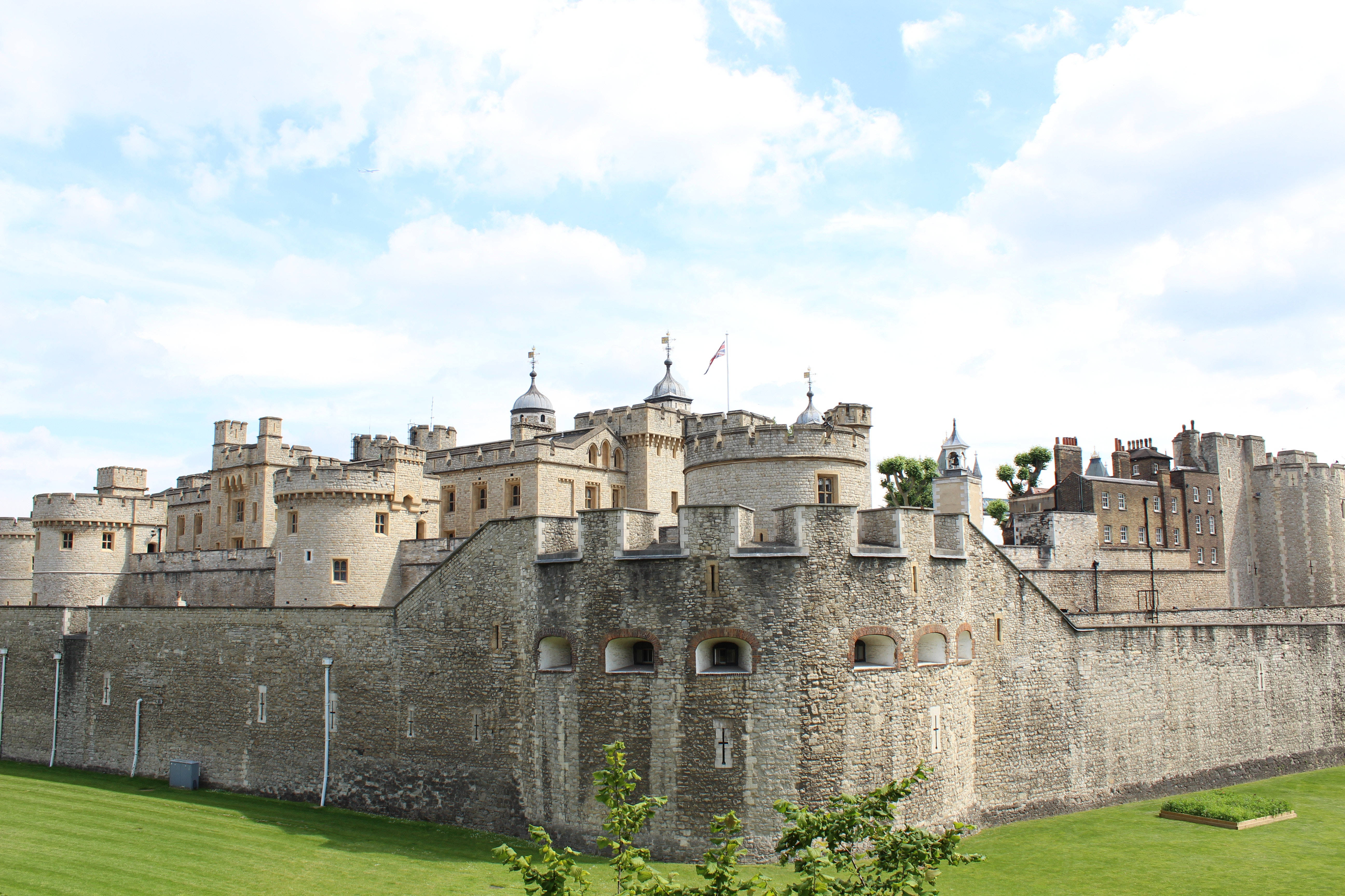 Tower Of London, large stone walls, stone towers, 5K Desktop Wallpaper
