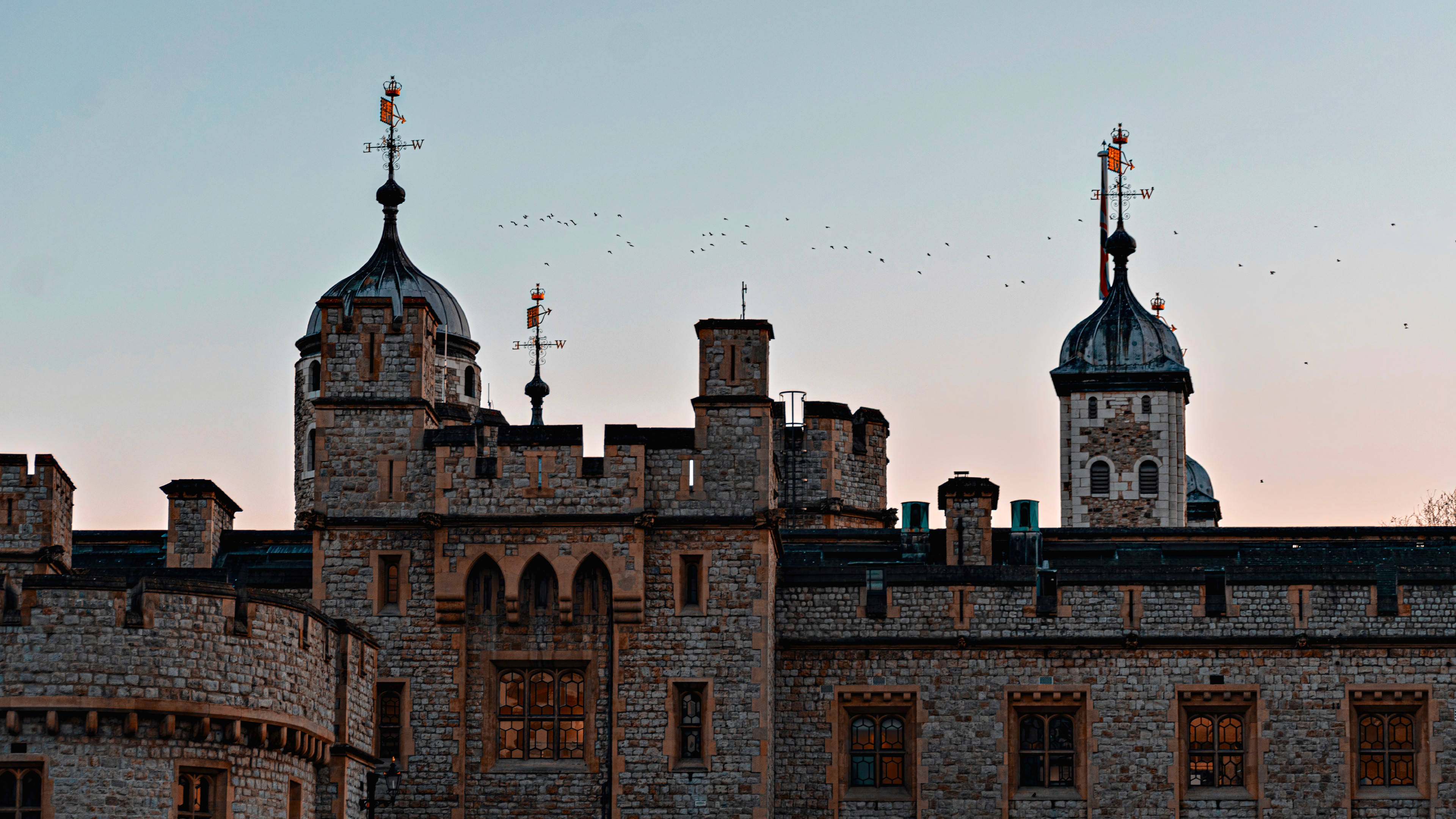Tower Of London, stone castle towers, domed roofs, 4K Desktop Wallpaper