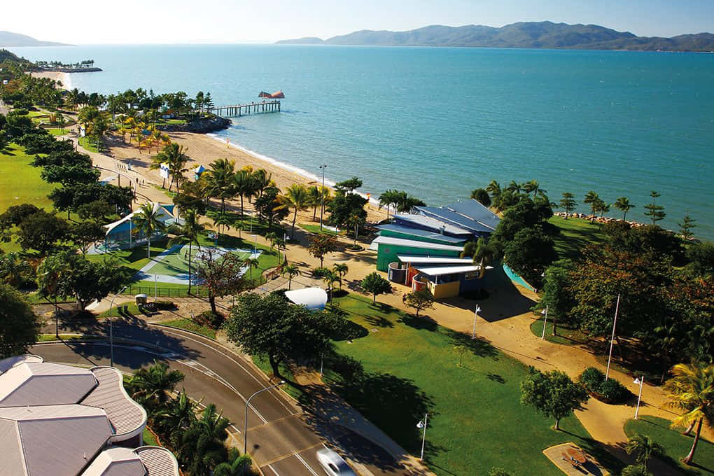 Townsville, coastal town, turquoise waters, SD Desktop Wallpaper