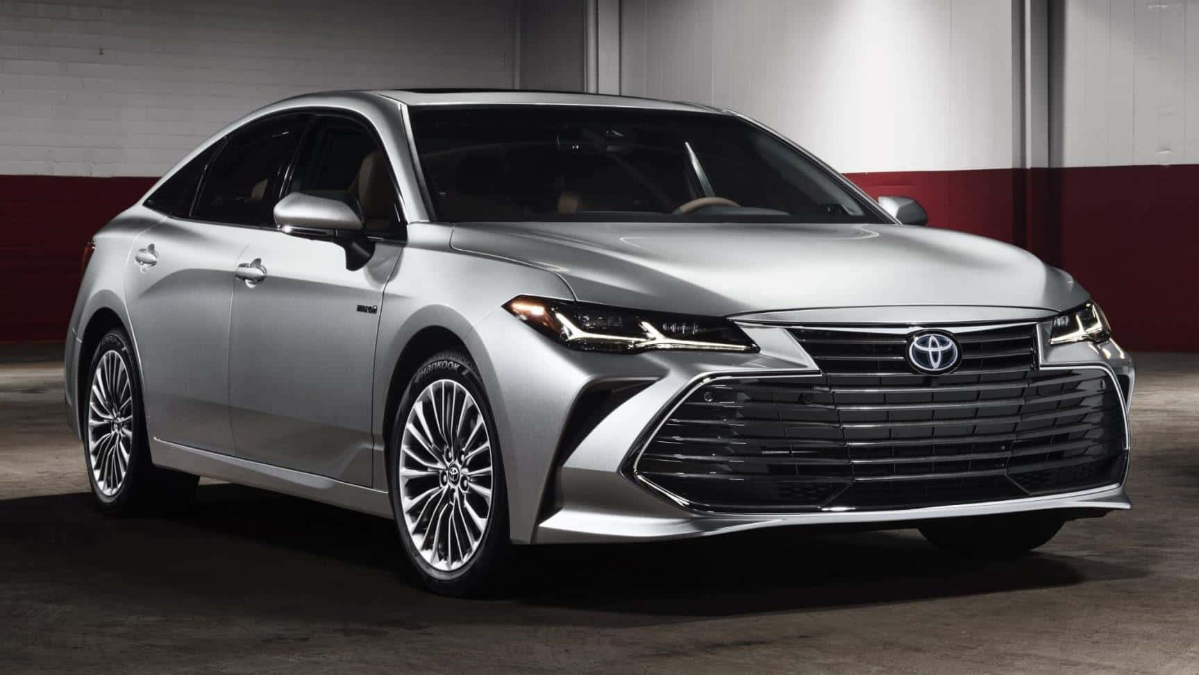 Toyota Avalon, sleek silver, modern garage, HD Desktop Wallpaper