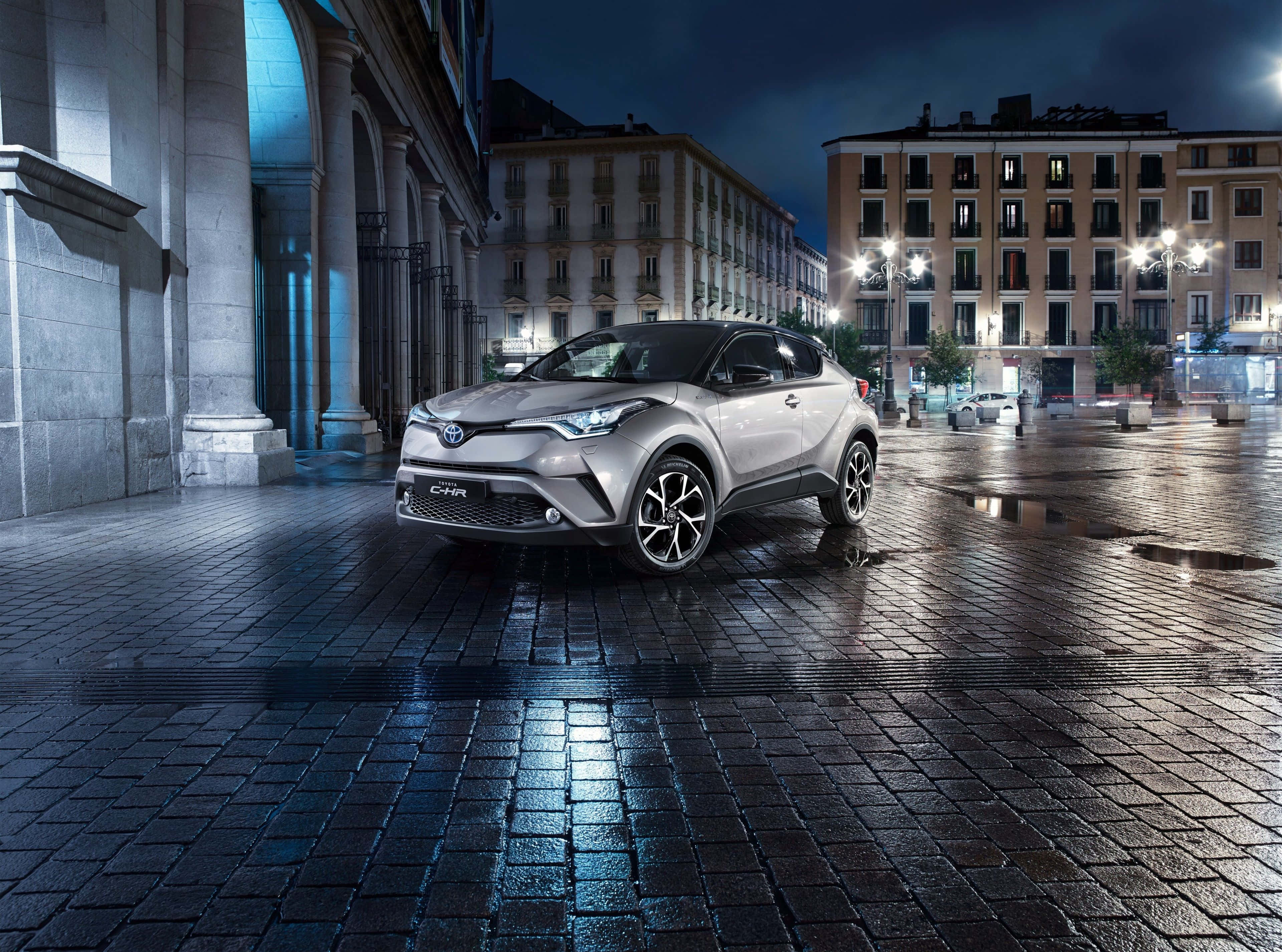 Toyota C-HR, silver, wet cobblestone plaza, 4K Desktop Wallpaper
