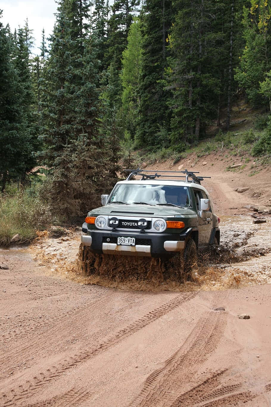 Toyota FJ Cruiser, green, muddy forest trail, HD Phone Wallpaper