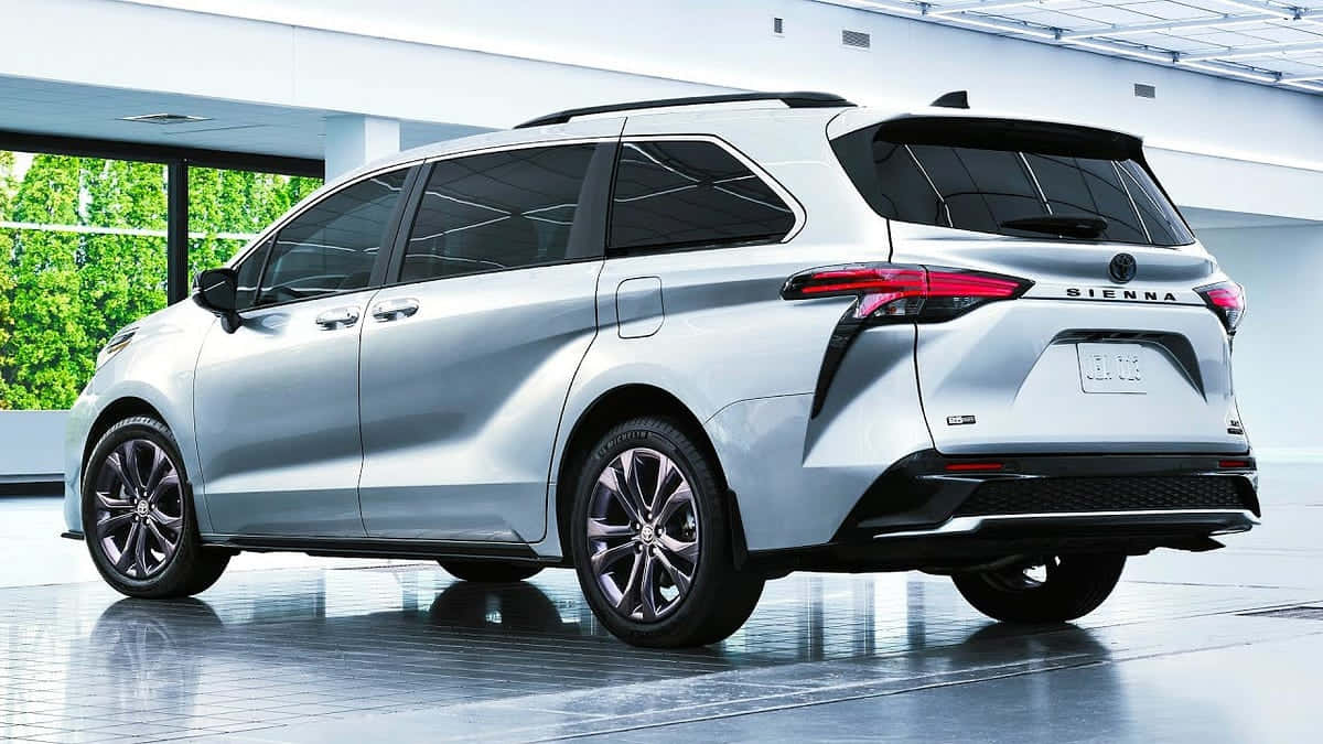 Toyota Sienna, silver, showroom, SD Desktop Wallpaper