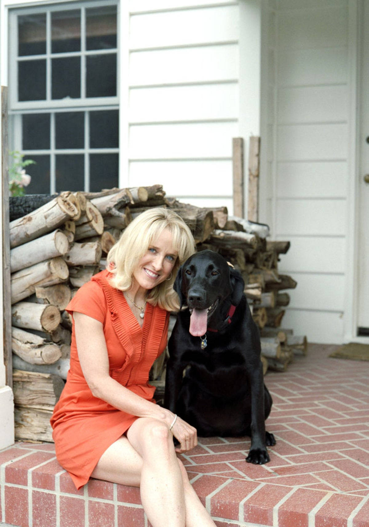 Tracy Austin, black labrador, orange dress, HD Phone Wallpaper