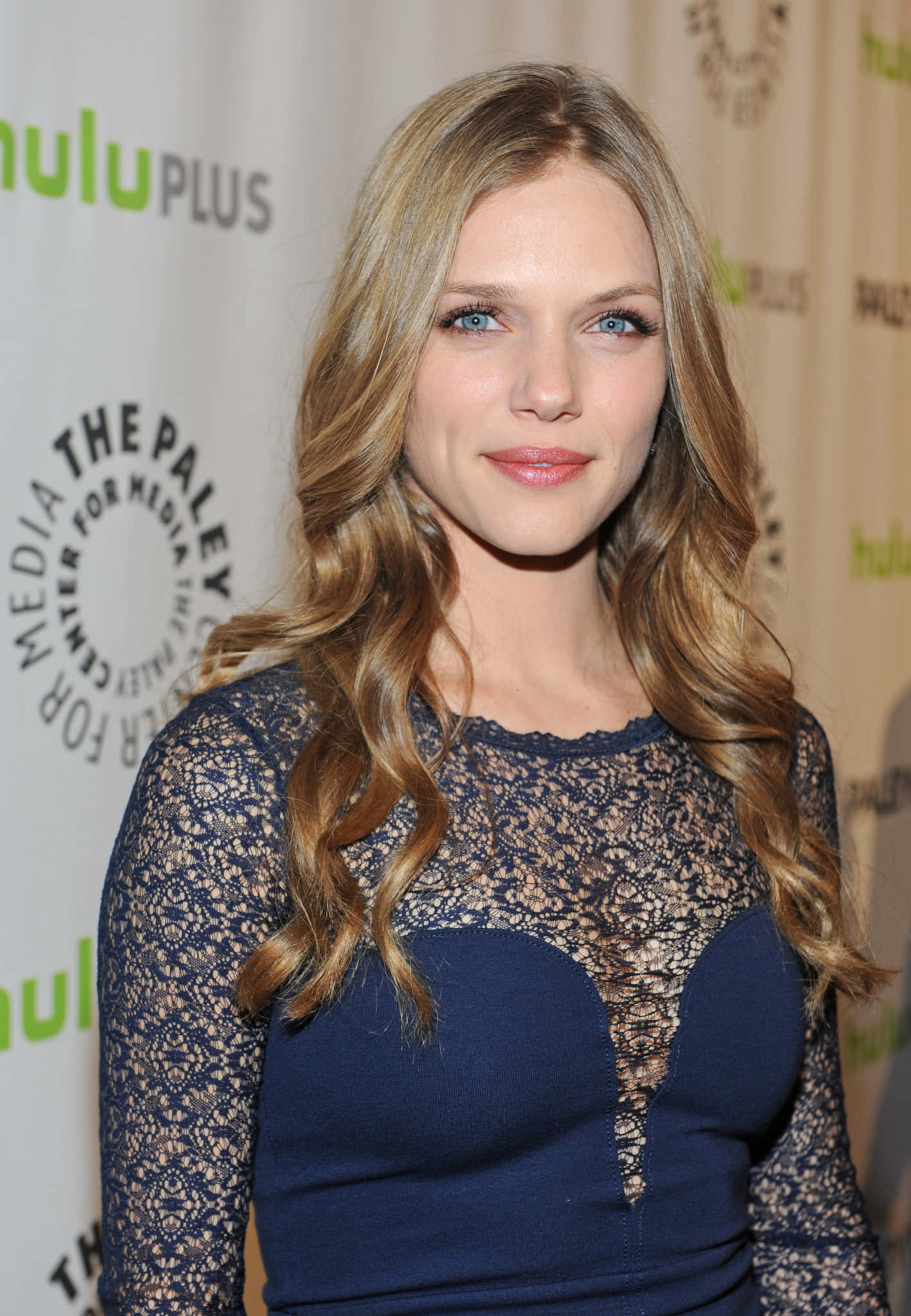 Tracy Spiridakos, navy lace dress, Hulu Plus event, Full HD Phone Wallpaper