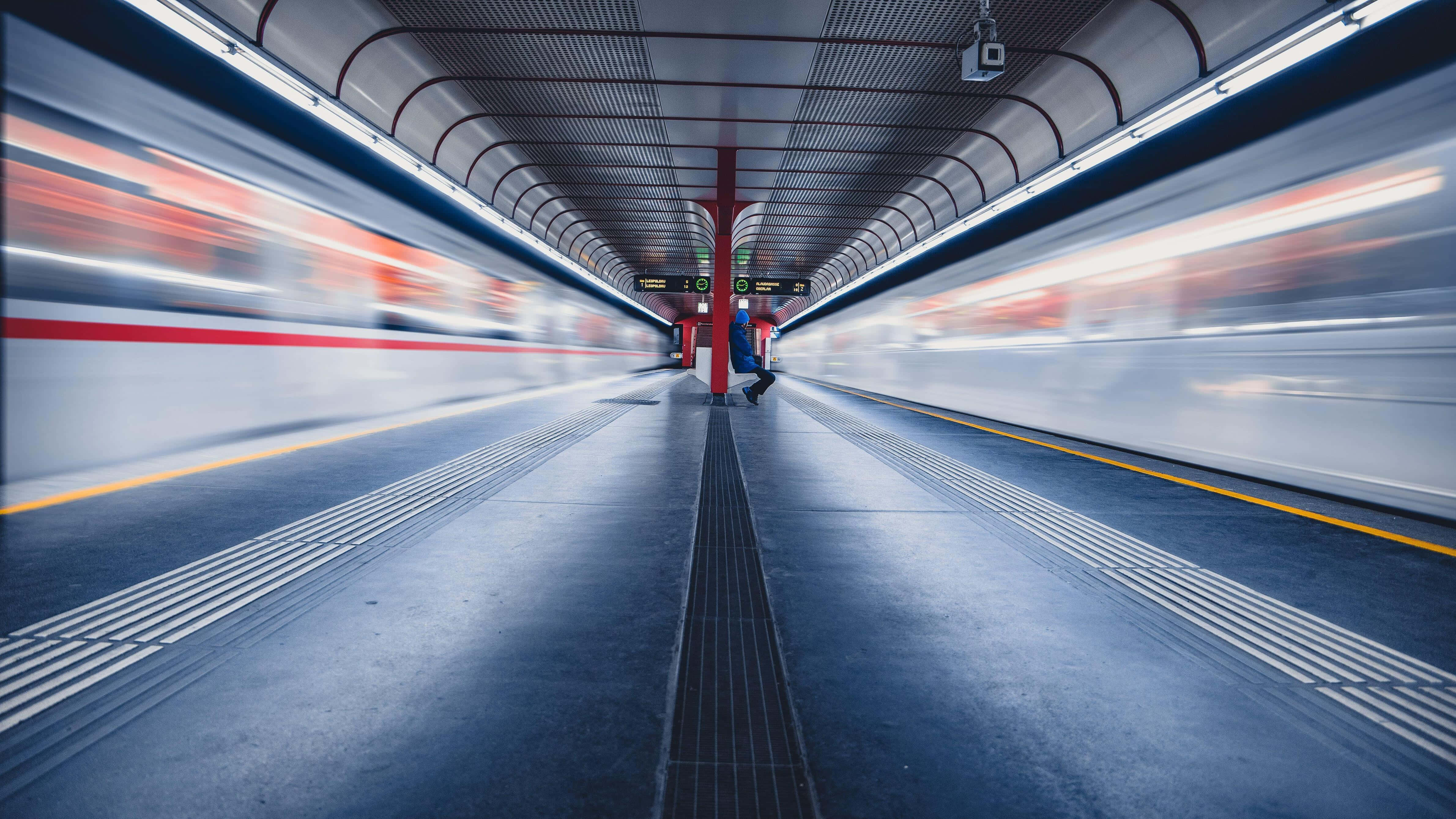 subway platform, trains blur past, streaks of light, 4K Desktop Wallpaper