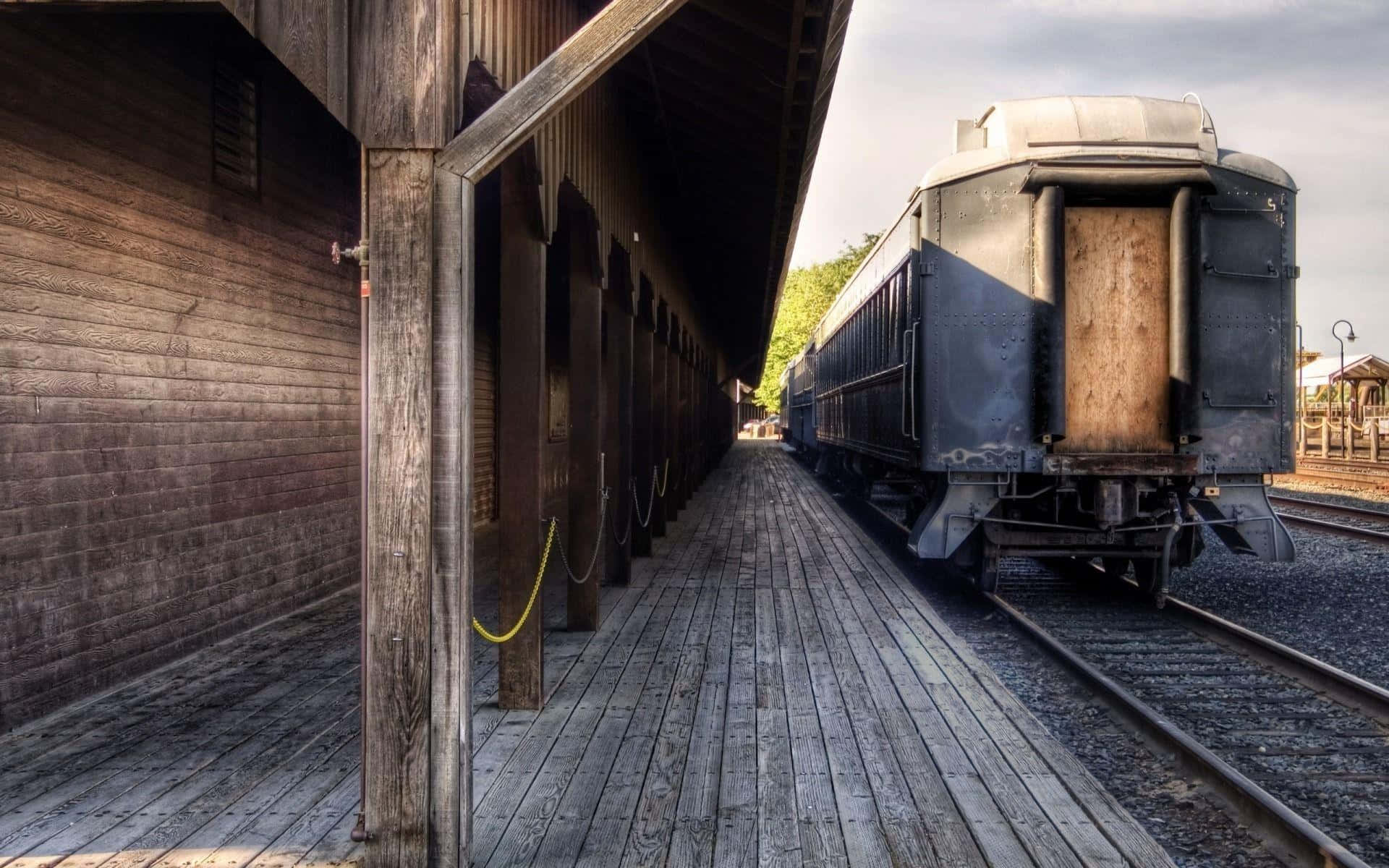 vintage train station platform, old train, weathered wooden station platform, Full HD Desktop Wallpaper