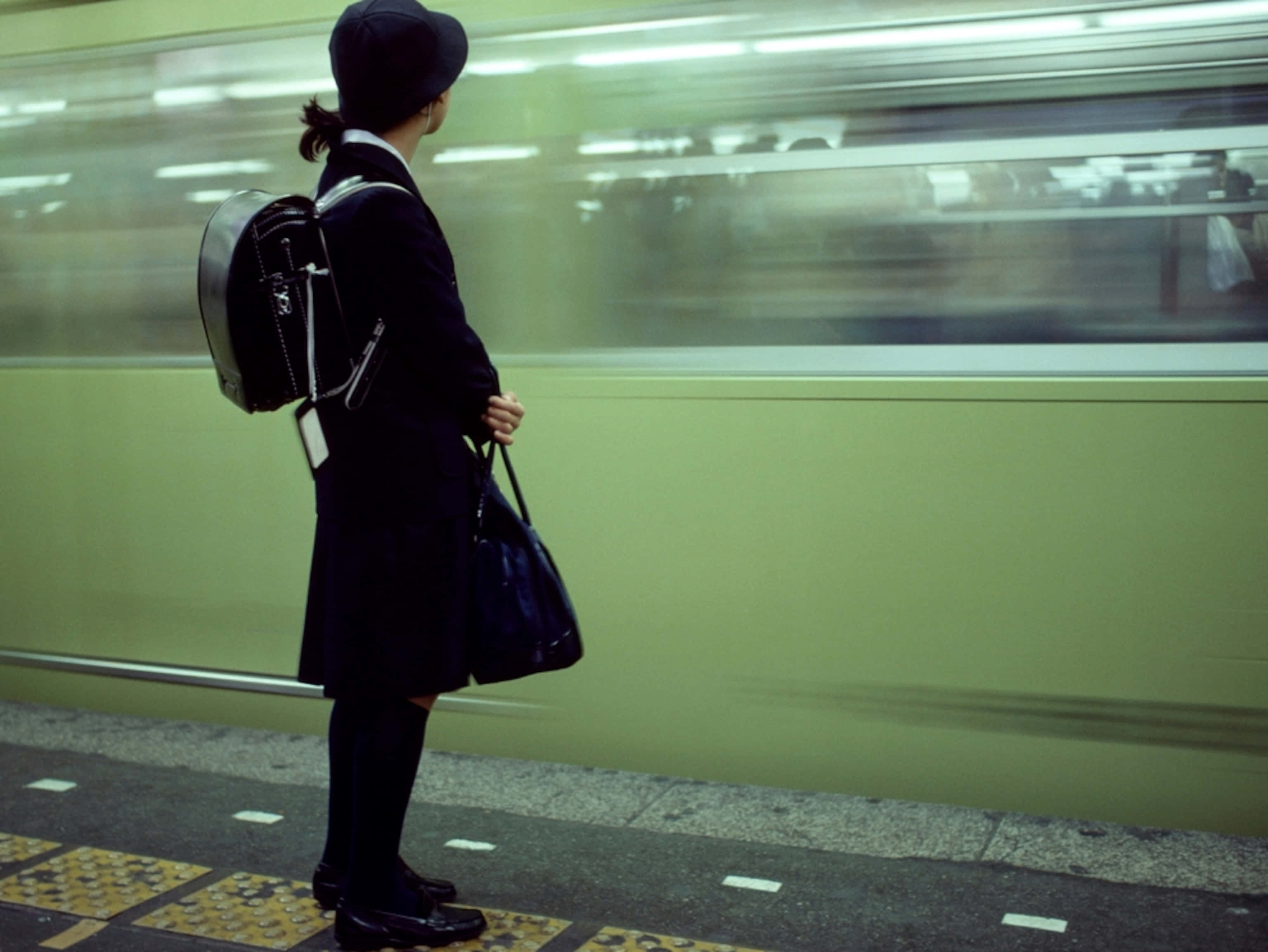 subway platform, train, dark attire, 2K Desktop Wallpaper