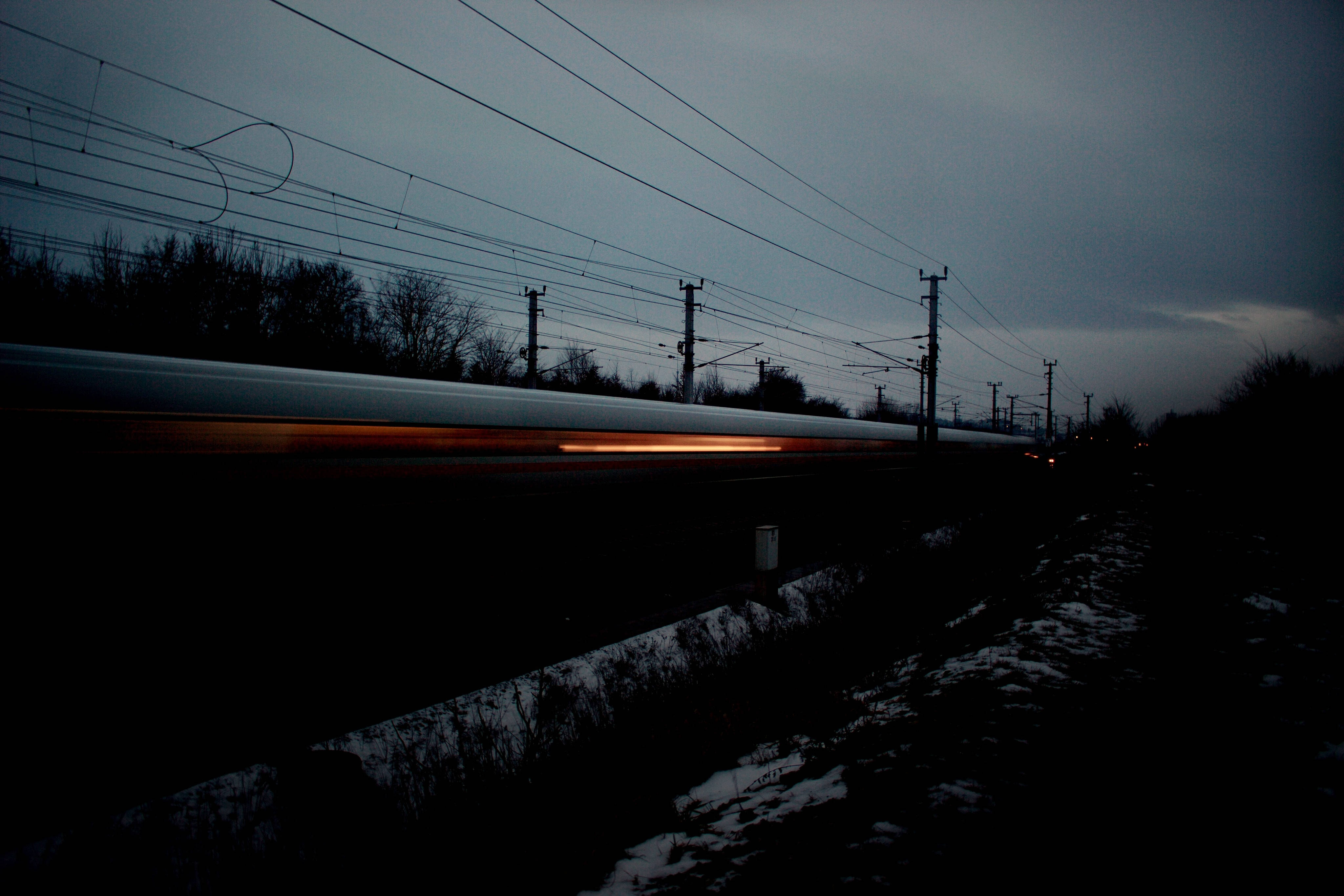 fast train, night, twilight, 4K Desktop Wallpaper