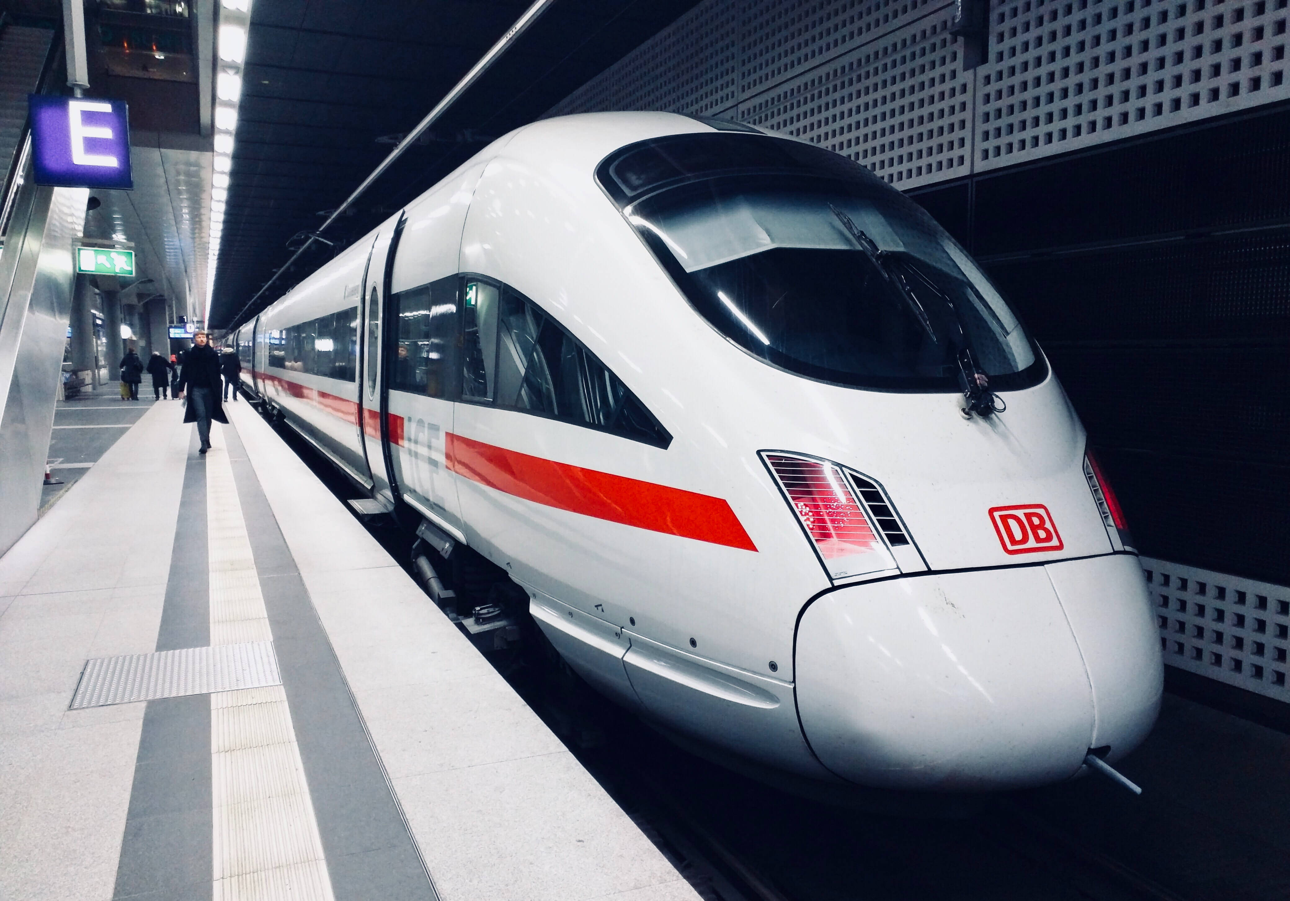 subway bullet train, sleek white high-speed train, red stripe, 4K Desktop Wallpaper