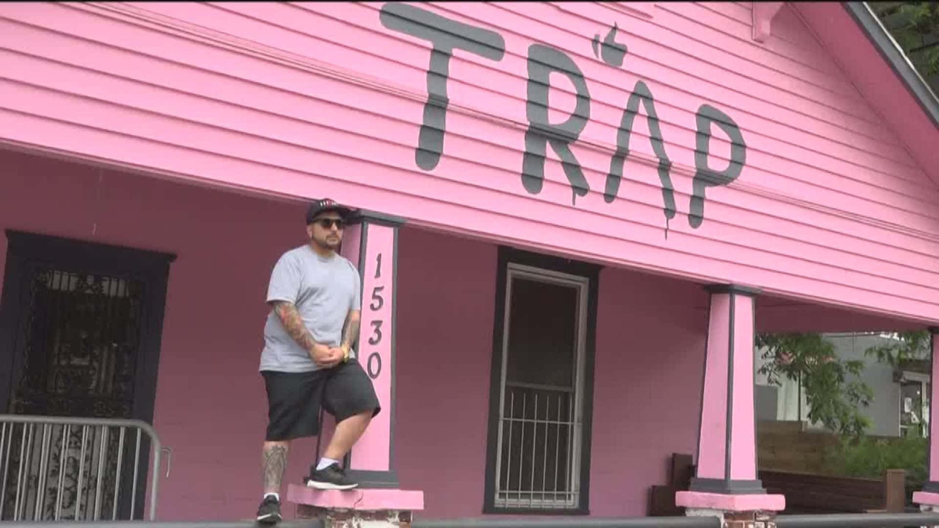 TRAP, pink house, front porch, Full HD Desktop Wallpaper