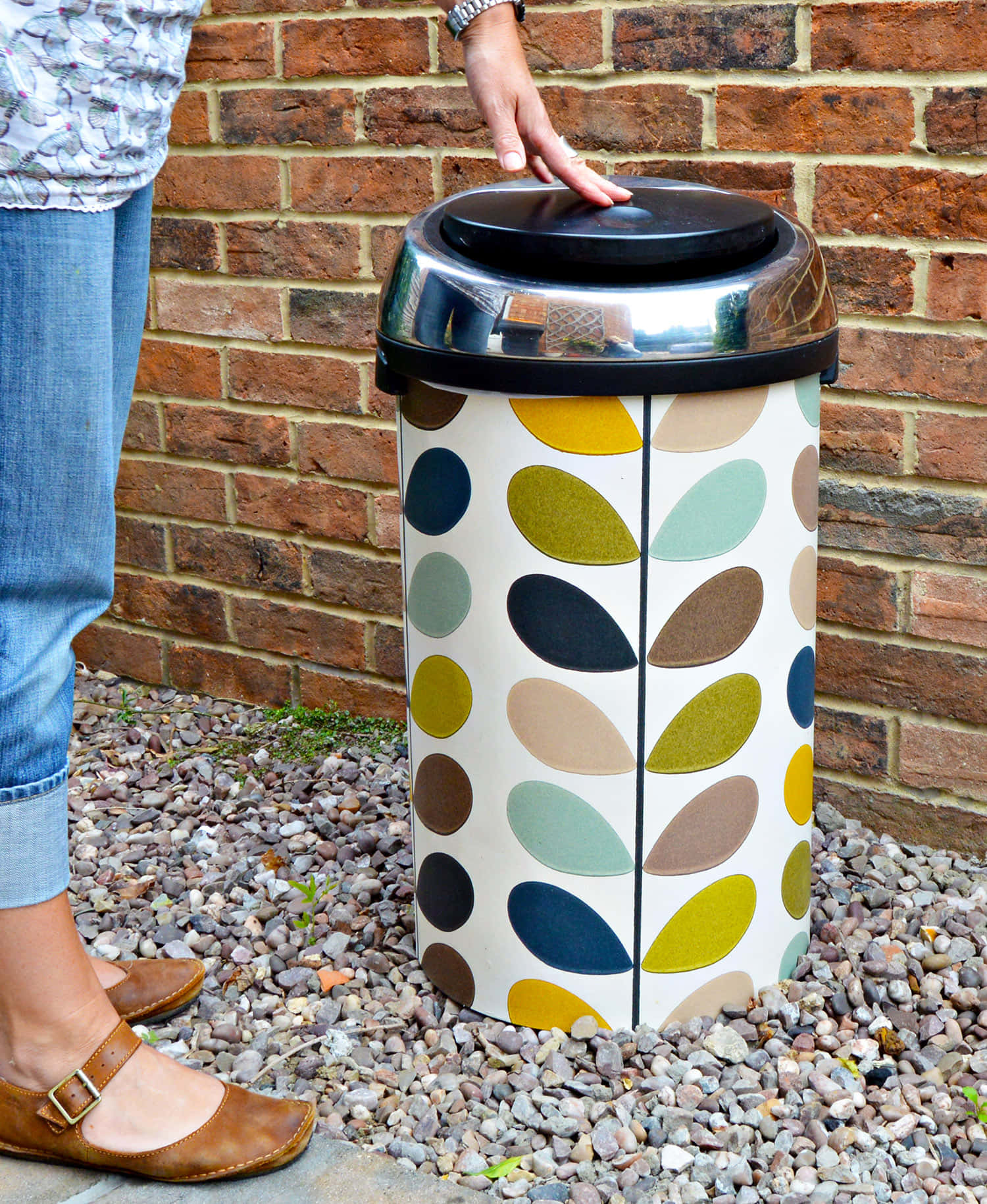 retro-style trash can, colorful leaf patterns, brick wall, HD Phone Wallpaper
