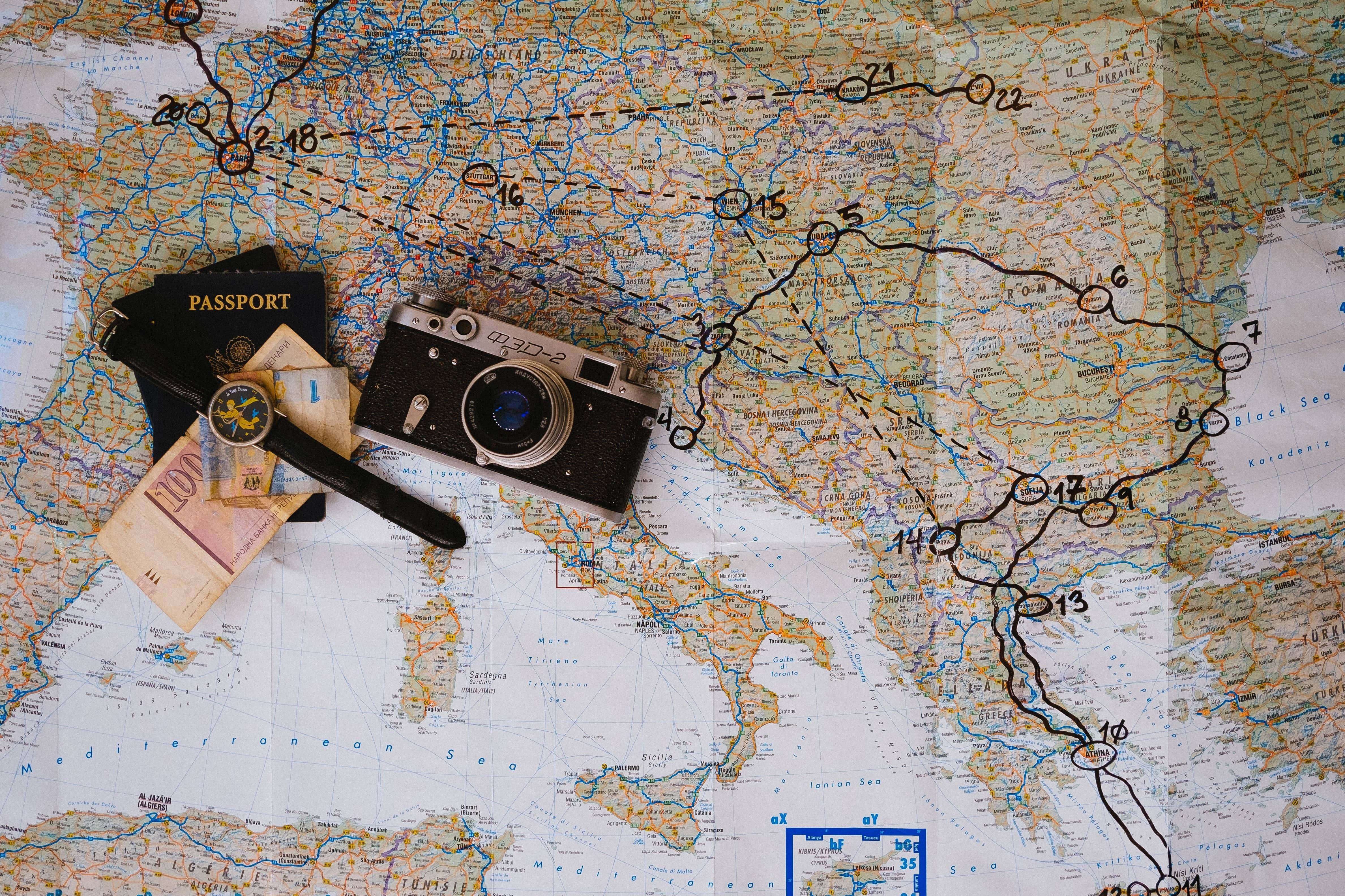 vintage camera, passport, cash, 4K Desktop Wallpaper