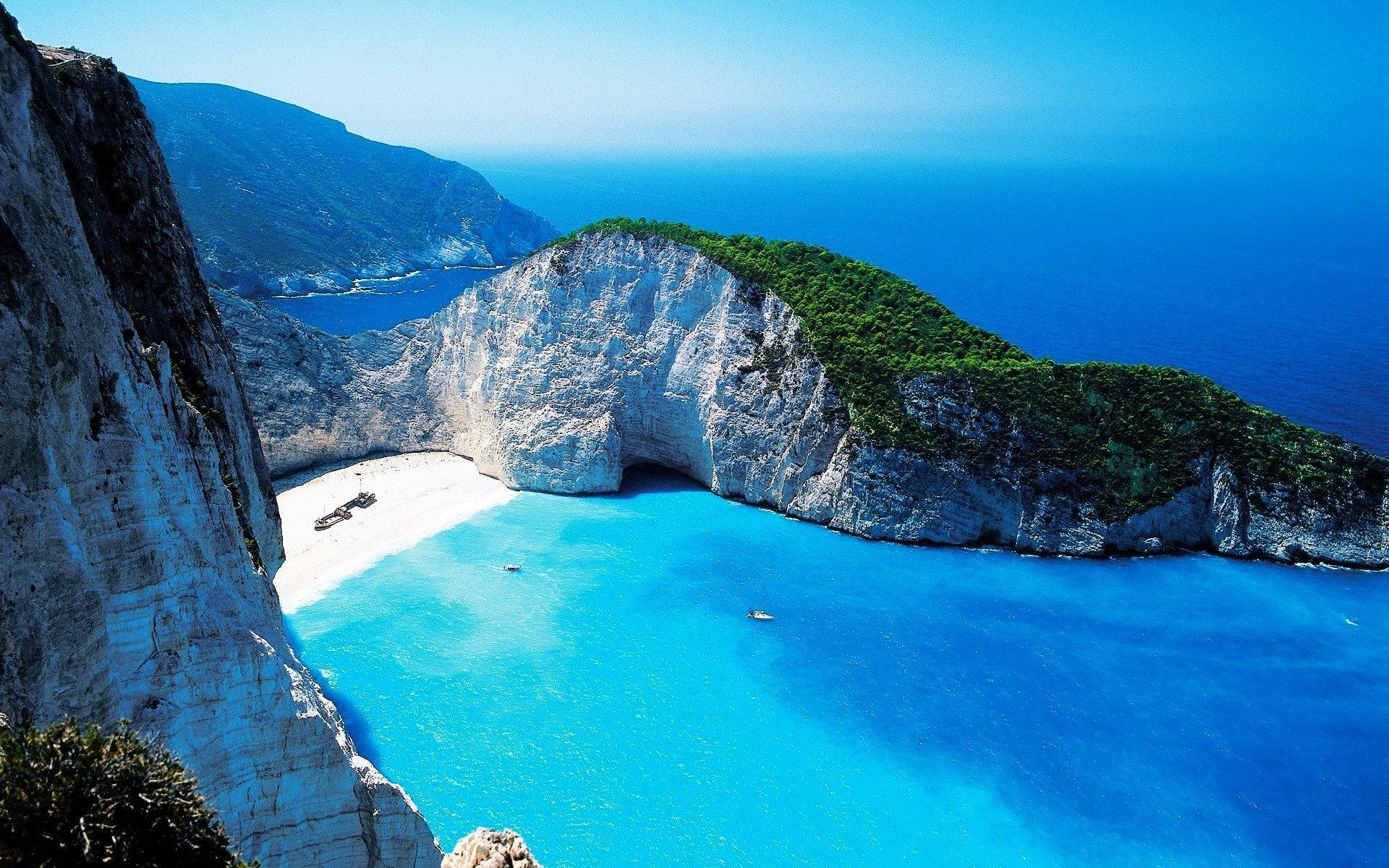 turquoise bay, towering white cliffs, lush greenery, Full HD Desktop Wallpaper
