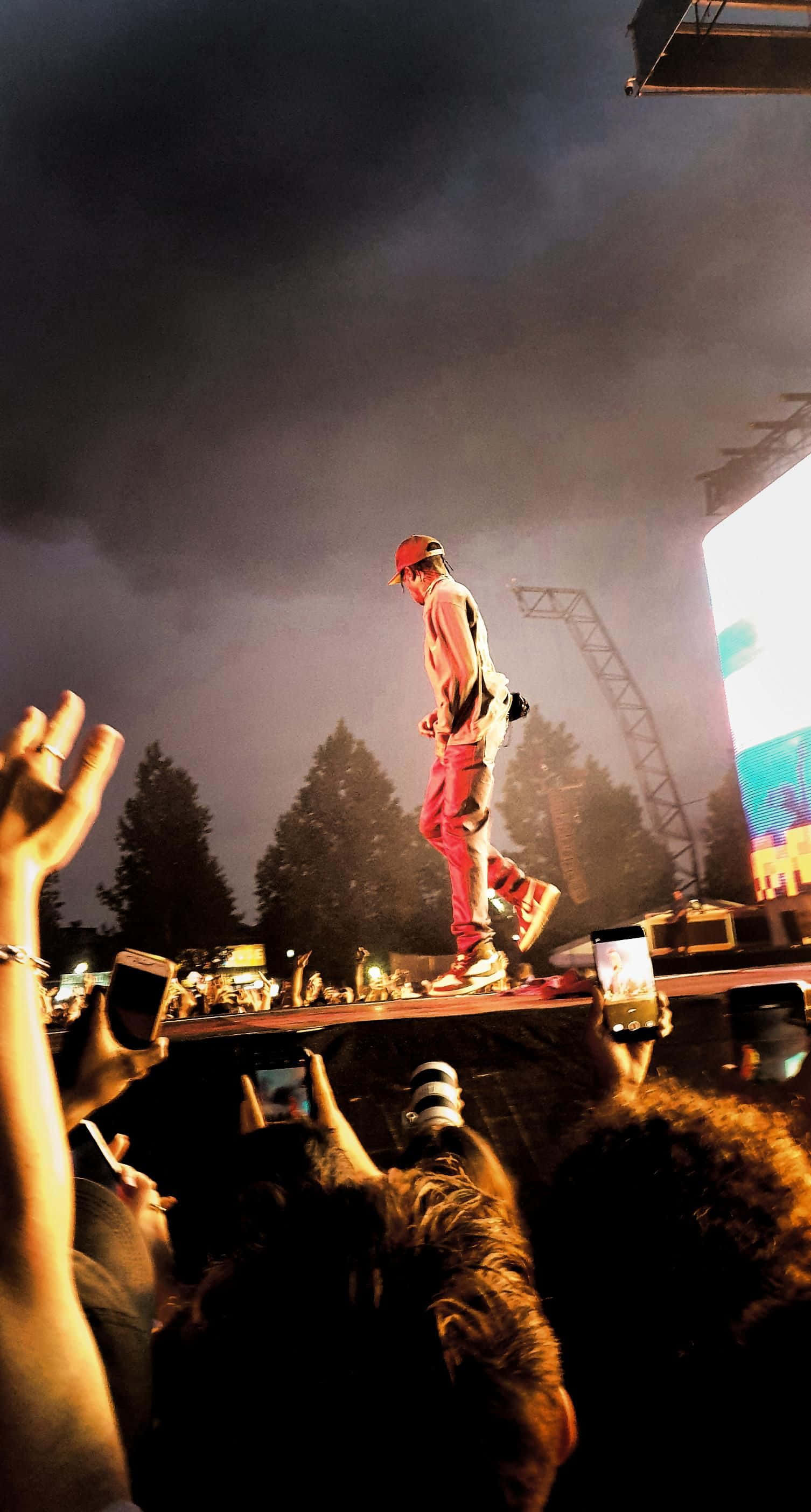 Travis Scott Concert, red gear, stage, 2K Phone Wallpaper