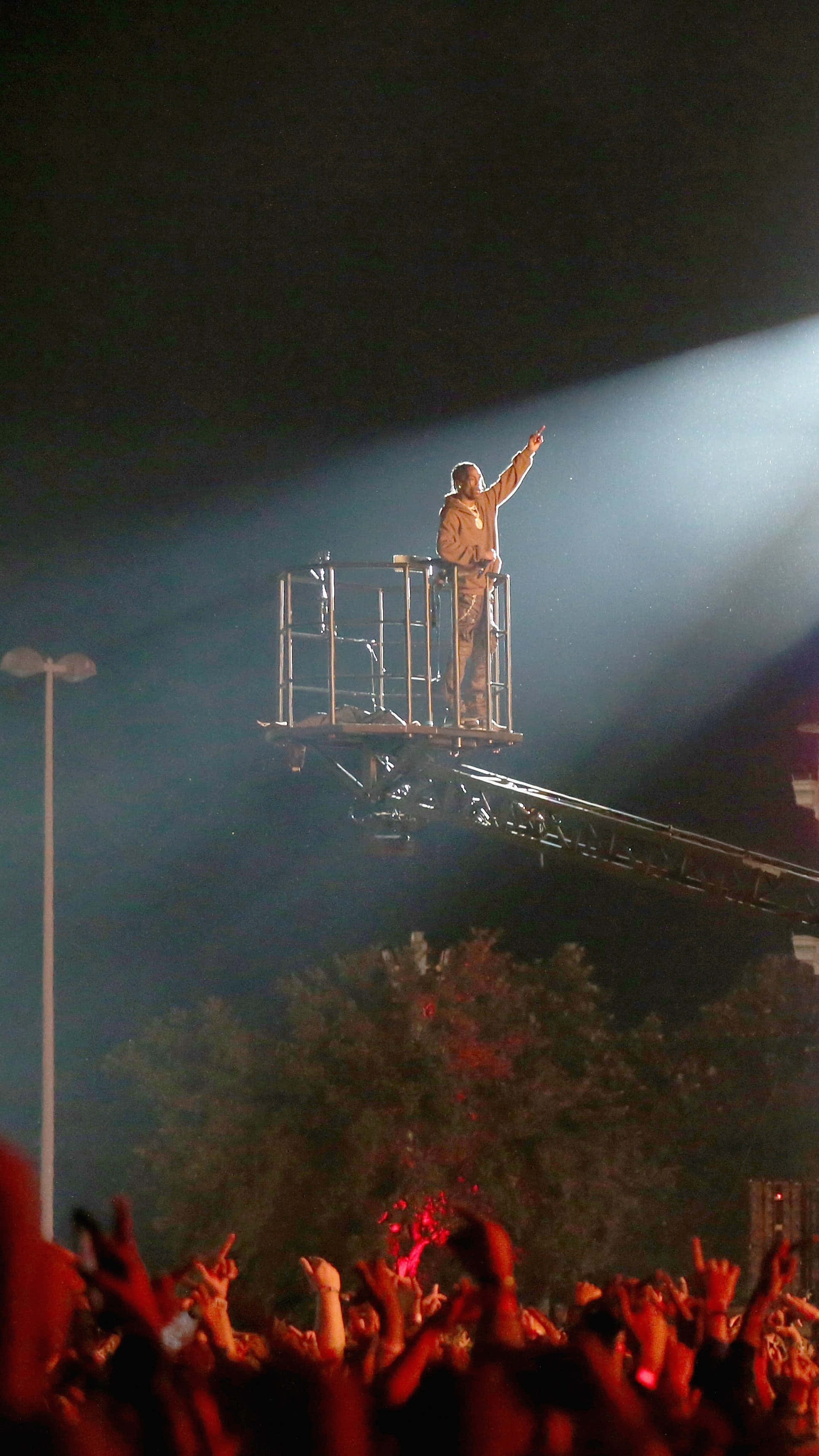 Travis Scott Concert, crane platform, spotlight, 2K Phone Wallpaper