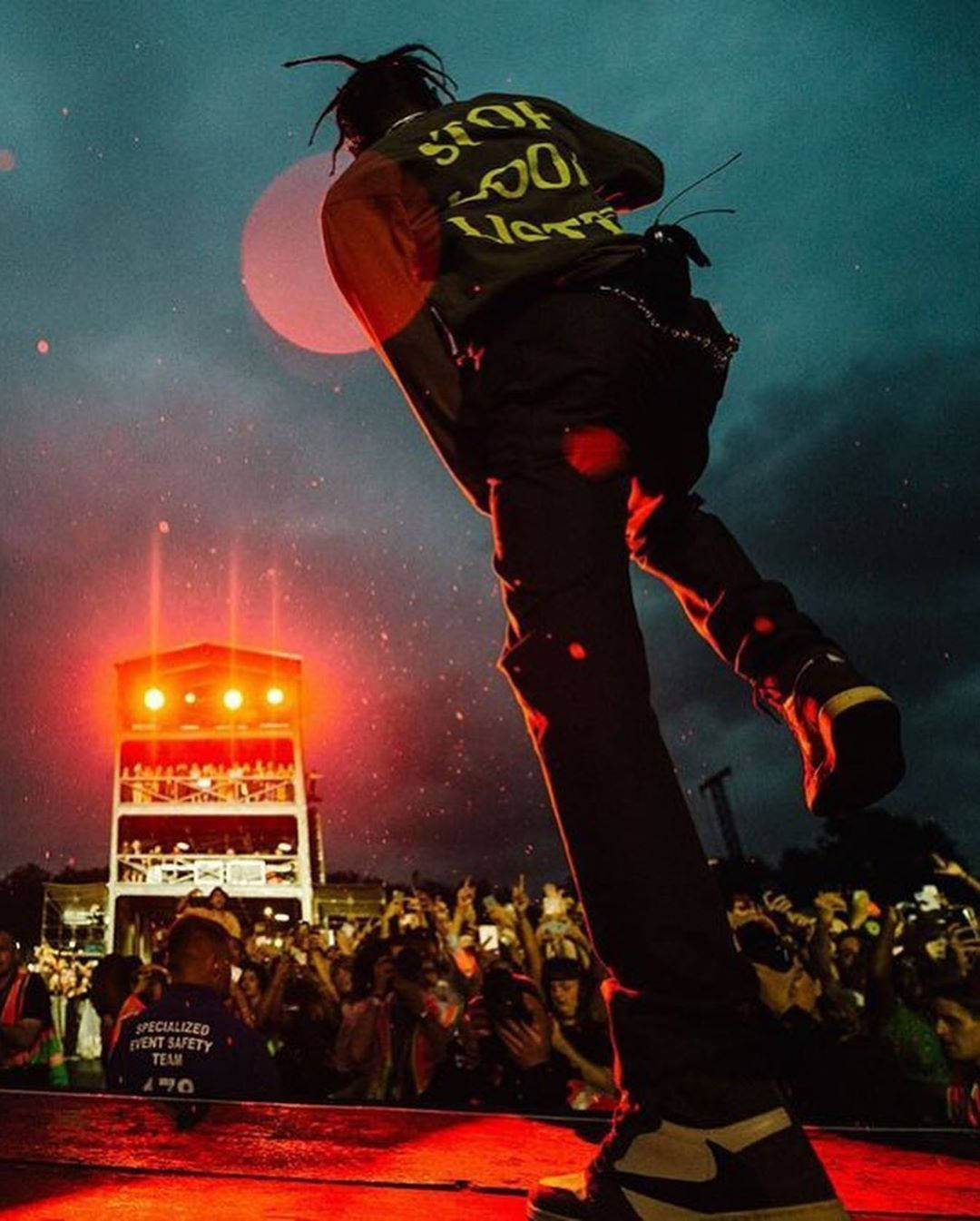 Travis Scott Jack Boys, glowing moon, red lights, HD Phone Wallpaper