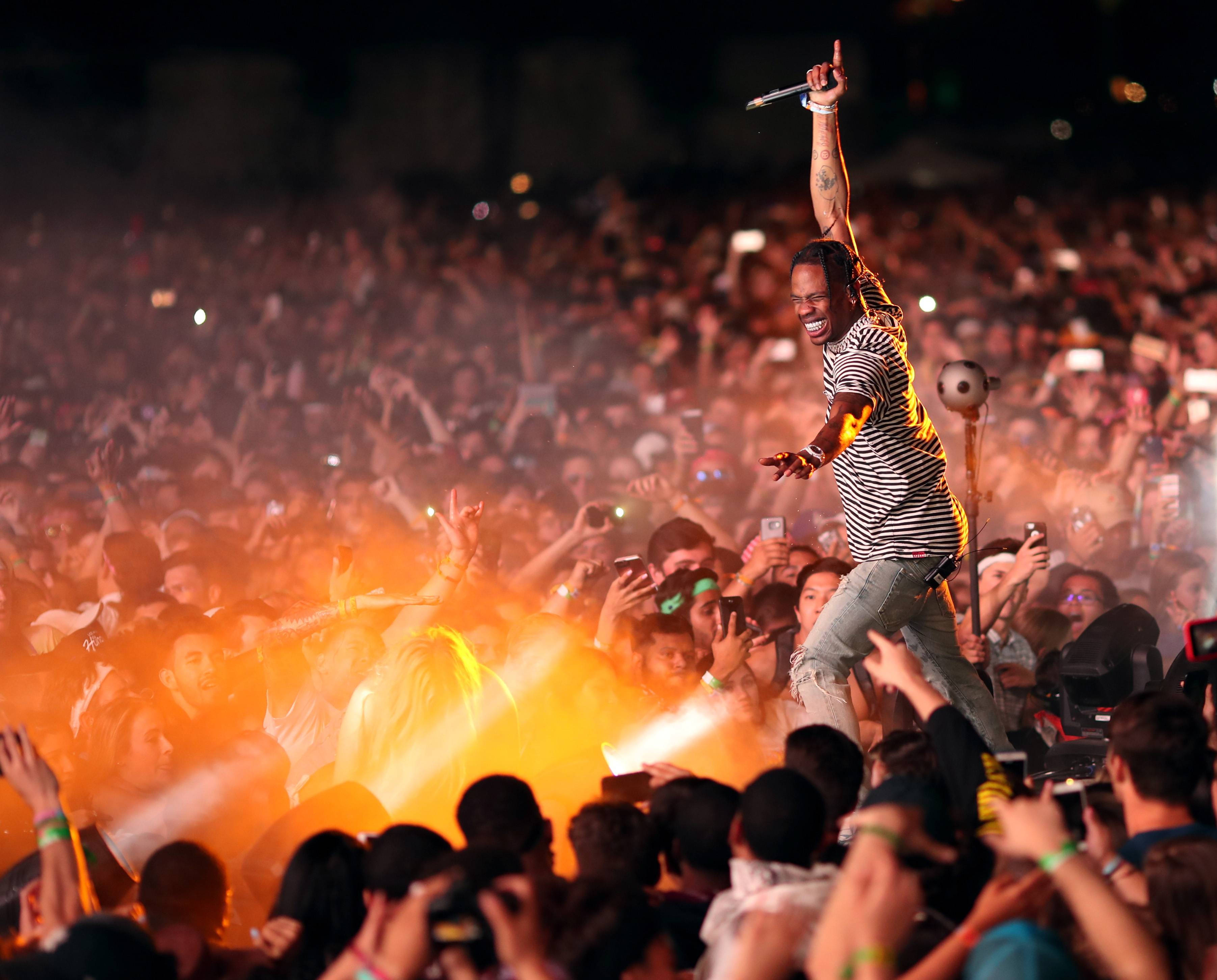 Travis Scott, Jack Boys, orange stage lights, 2K Desktop Wallpaper