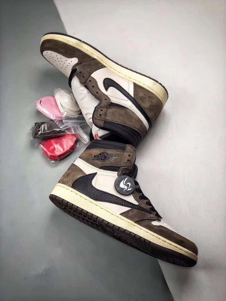 Travis Scott, Jordan 1, brown and white high-top sneakers, SD Phone Wallpaper
