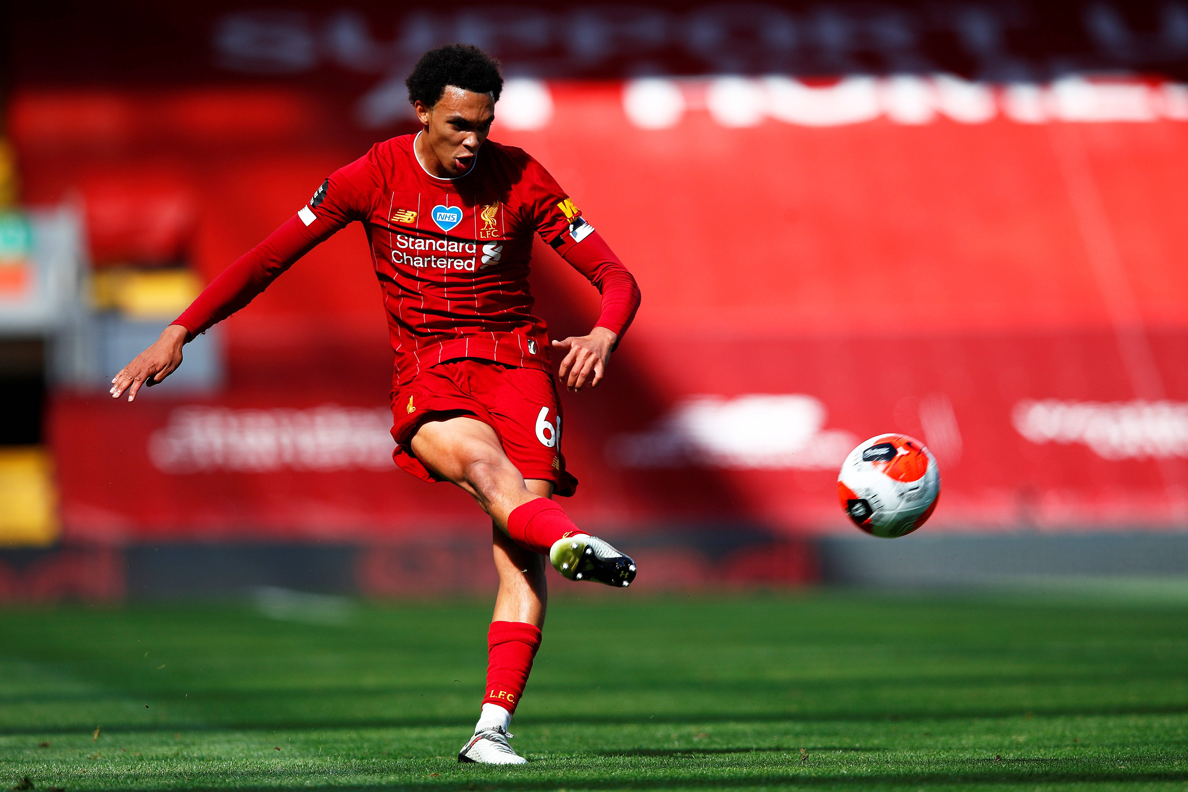 Trent Alexander-Arnold, red Liverpool kit, vibrant green pitch, 4K Desktop Wallpaper