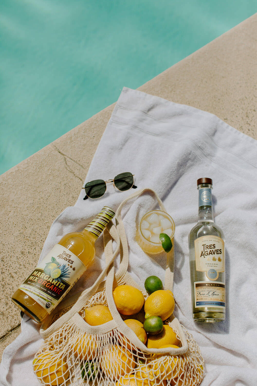 Tres Agaves, tequila margarita mix, lemons, HD Phone Wallpaper