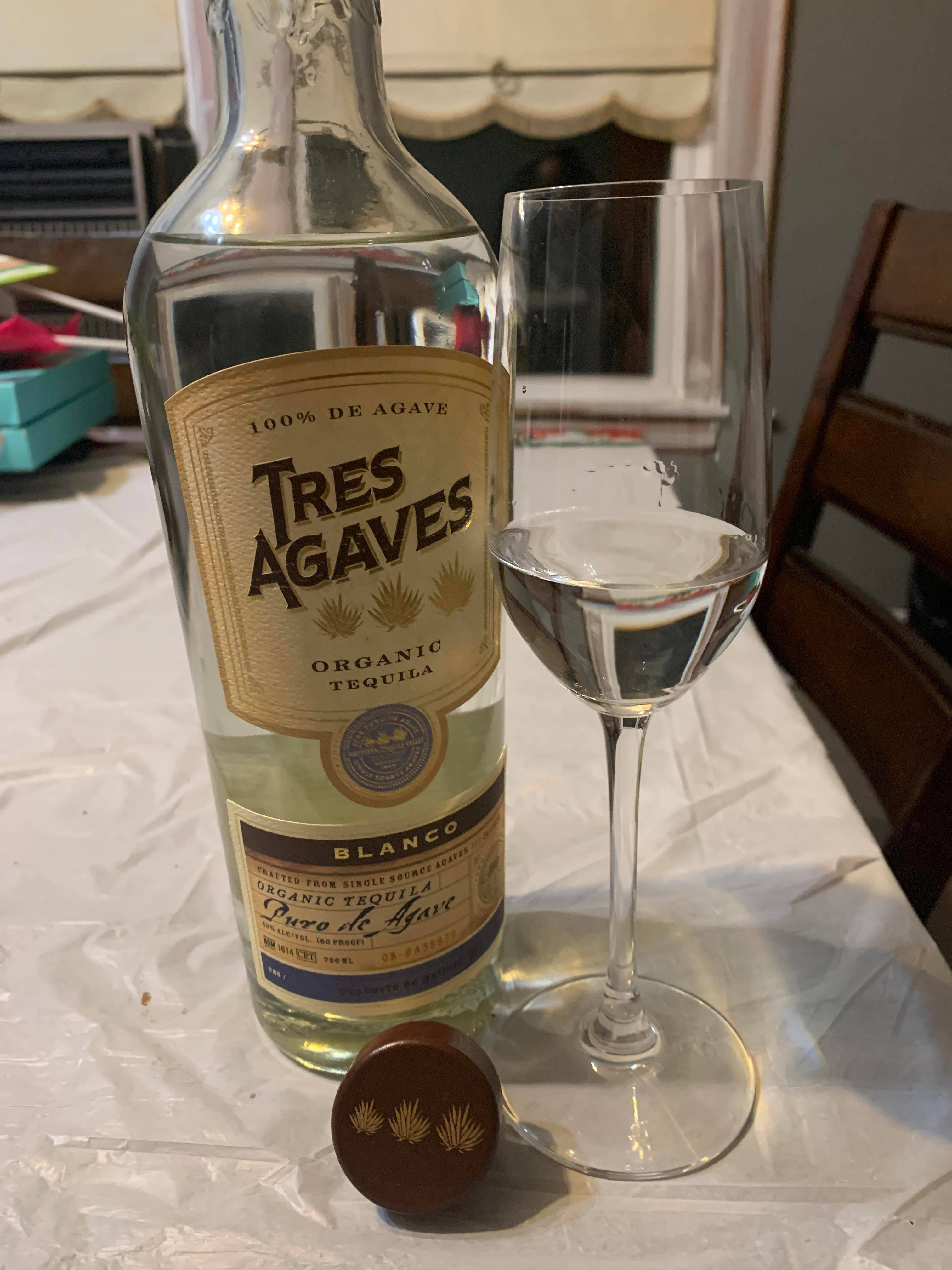 Tres Agaves, blanco tequila, wine glass, 4K Phone Wallpaper
