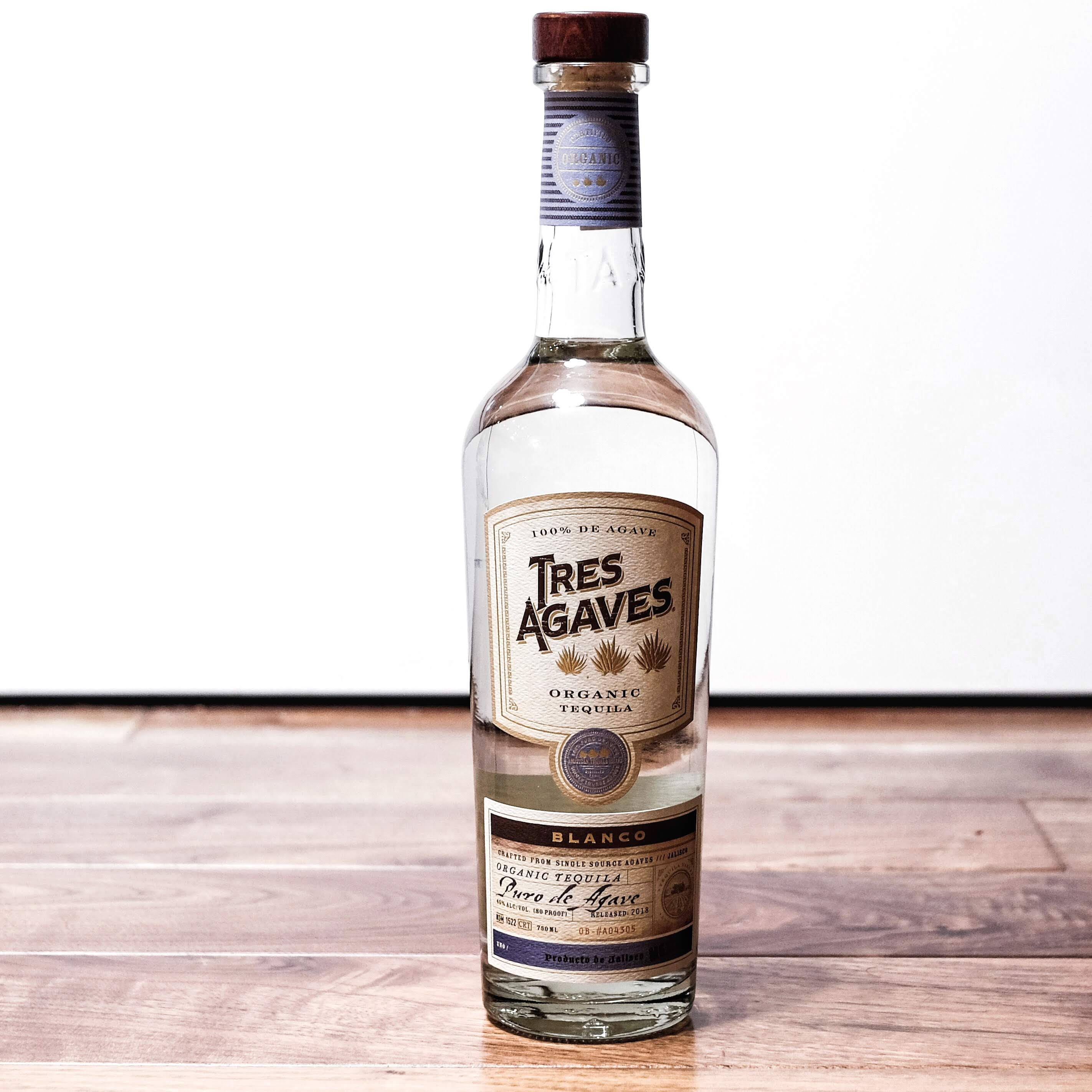 Tres Agaves, organic blanco tequila, clear bottle, 2K Desktop Wallpaper