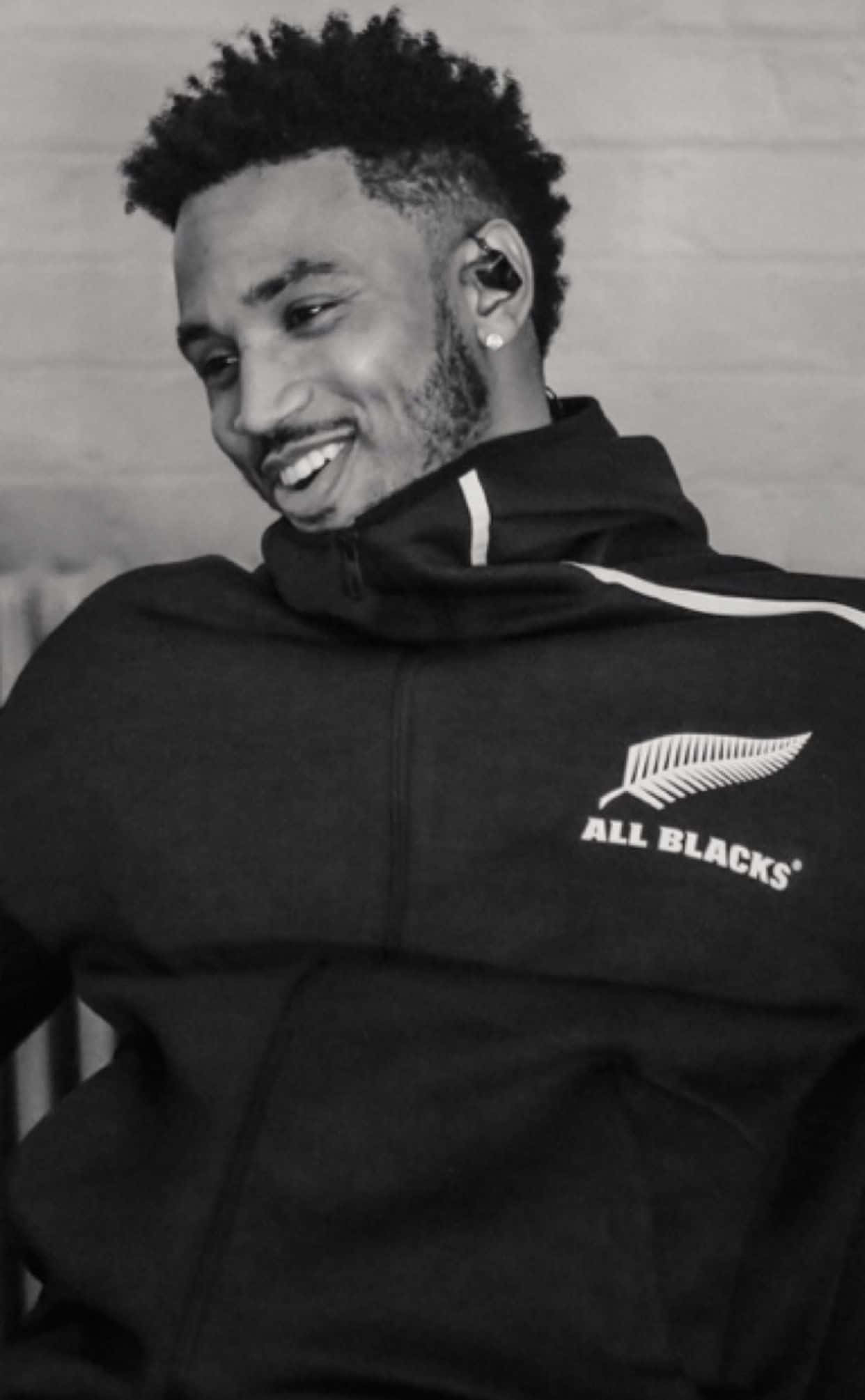 Trey Songz, black All Blacks hoodie, silver fern logo, Full HD Phone Wallpaper