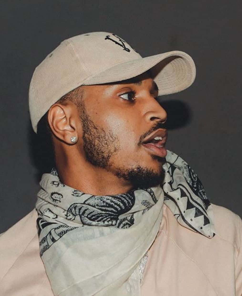 Trey Songz, beige cap, patterned scarf, SD Phone Wallpaper