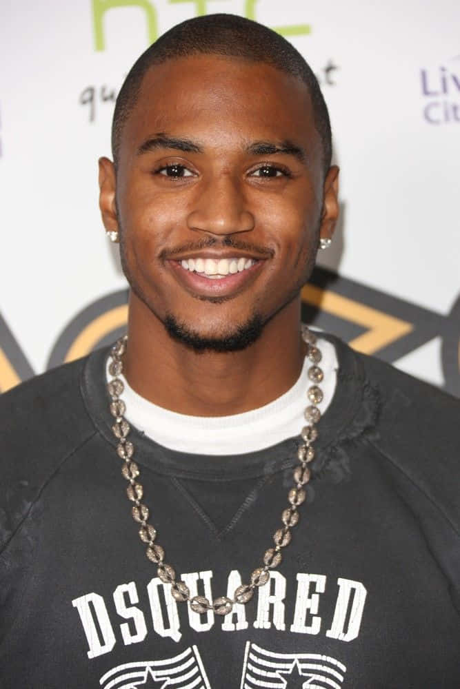 Trey Songz, black DSQUARED sweatshirt, chunky chain necklace, SD Phone Wallpaper