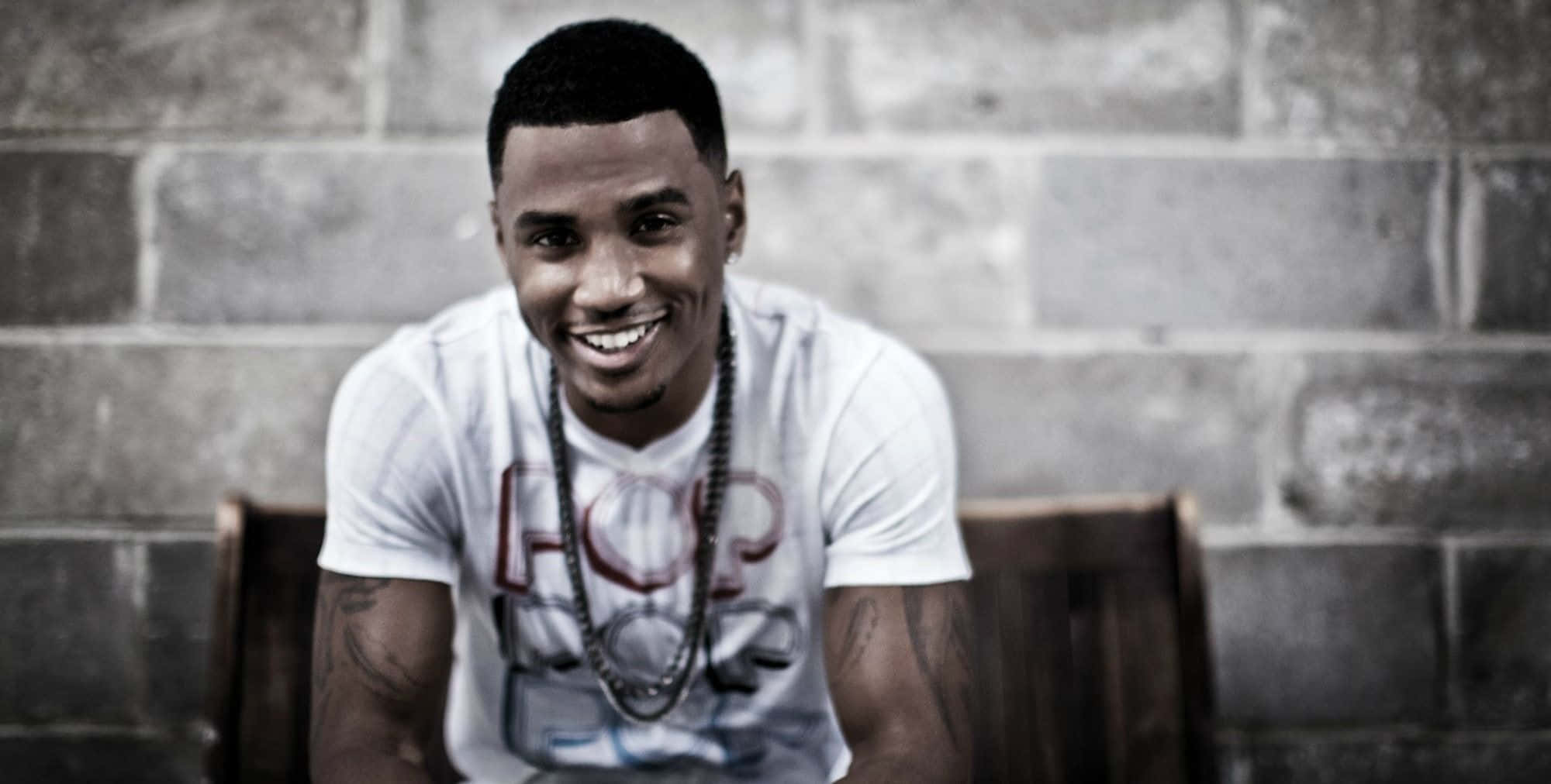 Trey Songz, white graphic tee, beaded necklace, Full HD Desktop Wallpaper