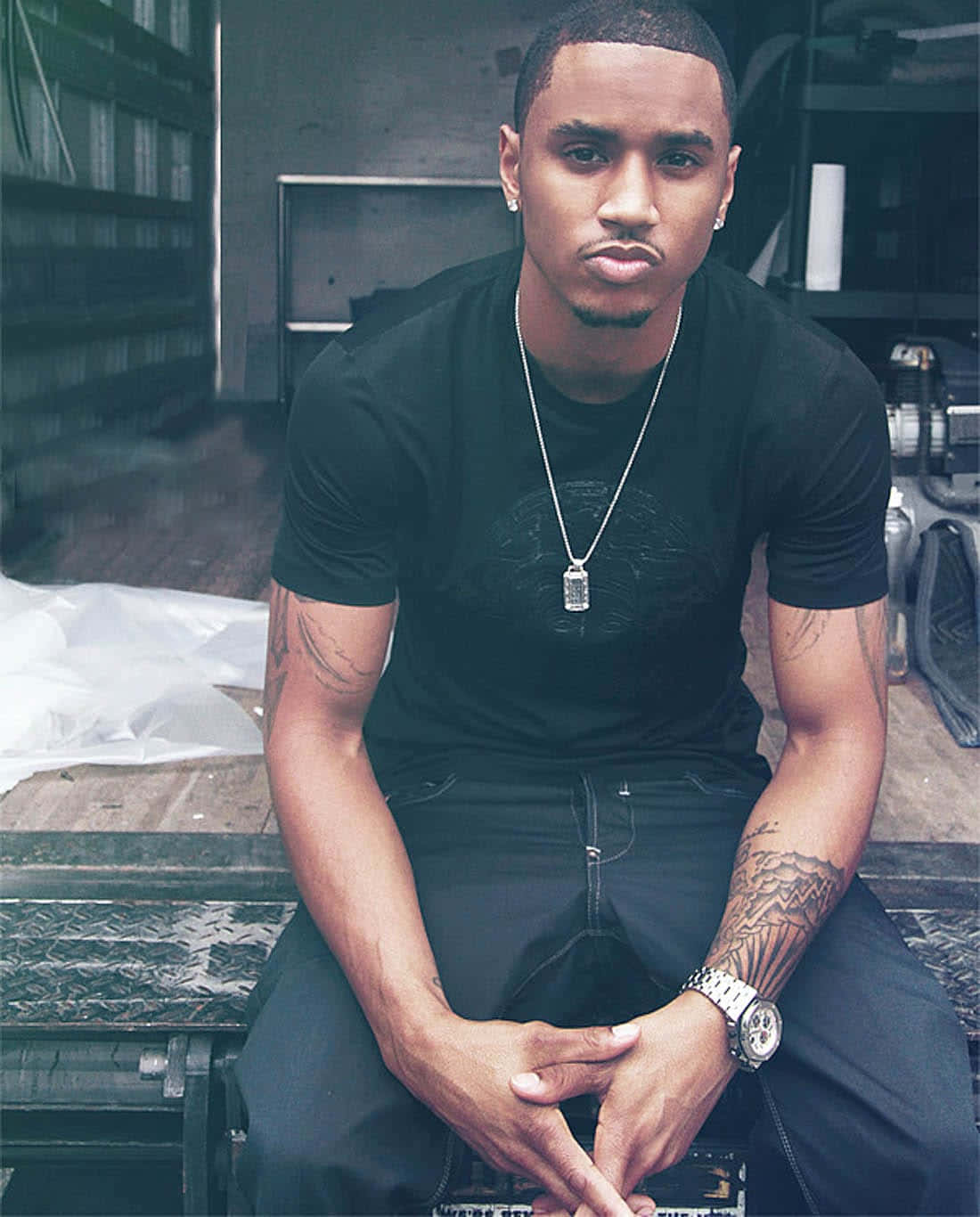 Trey Songz, shimmery gray jacket, dim industrial space, HD Phone Wallpaper
