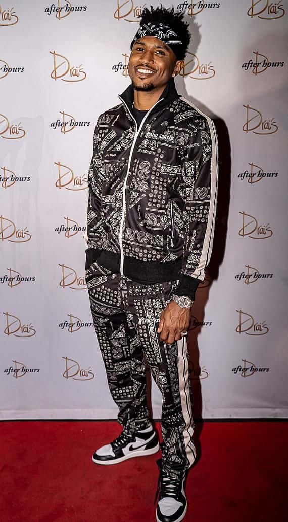 Trey Songz, black and white bandana print tracksuit, red carpet, SD Phone Wallpaper